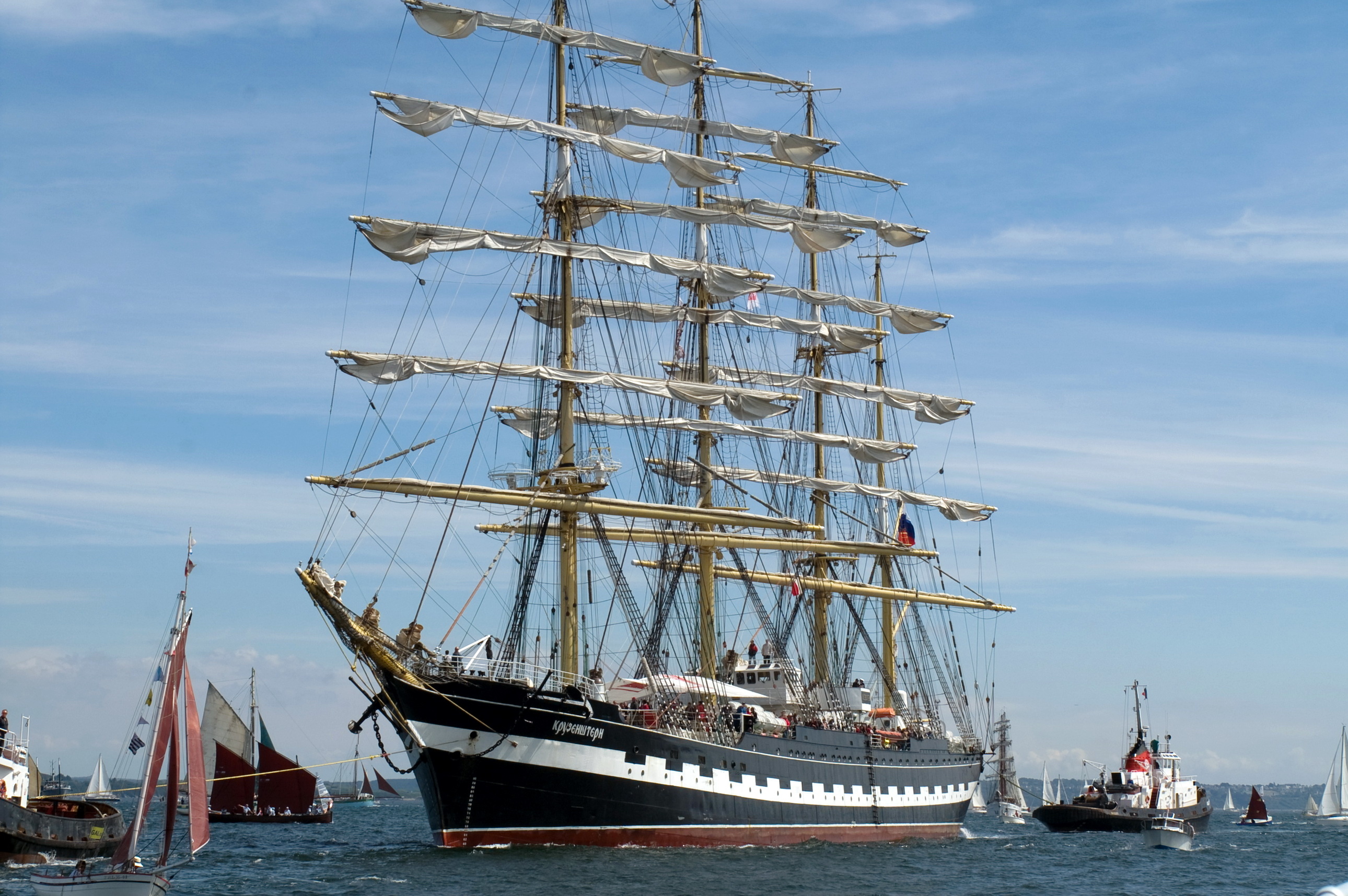 Ship: A full-rigged sailing vessel, The square rig, Windjammer. 2580x1720 HD Background.
