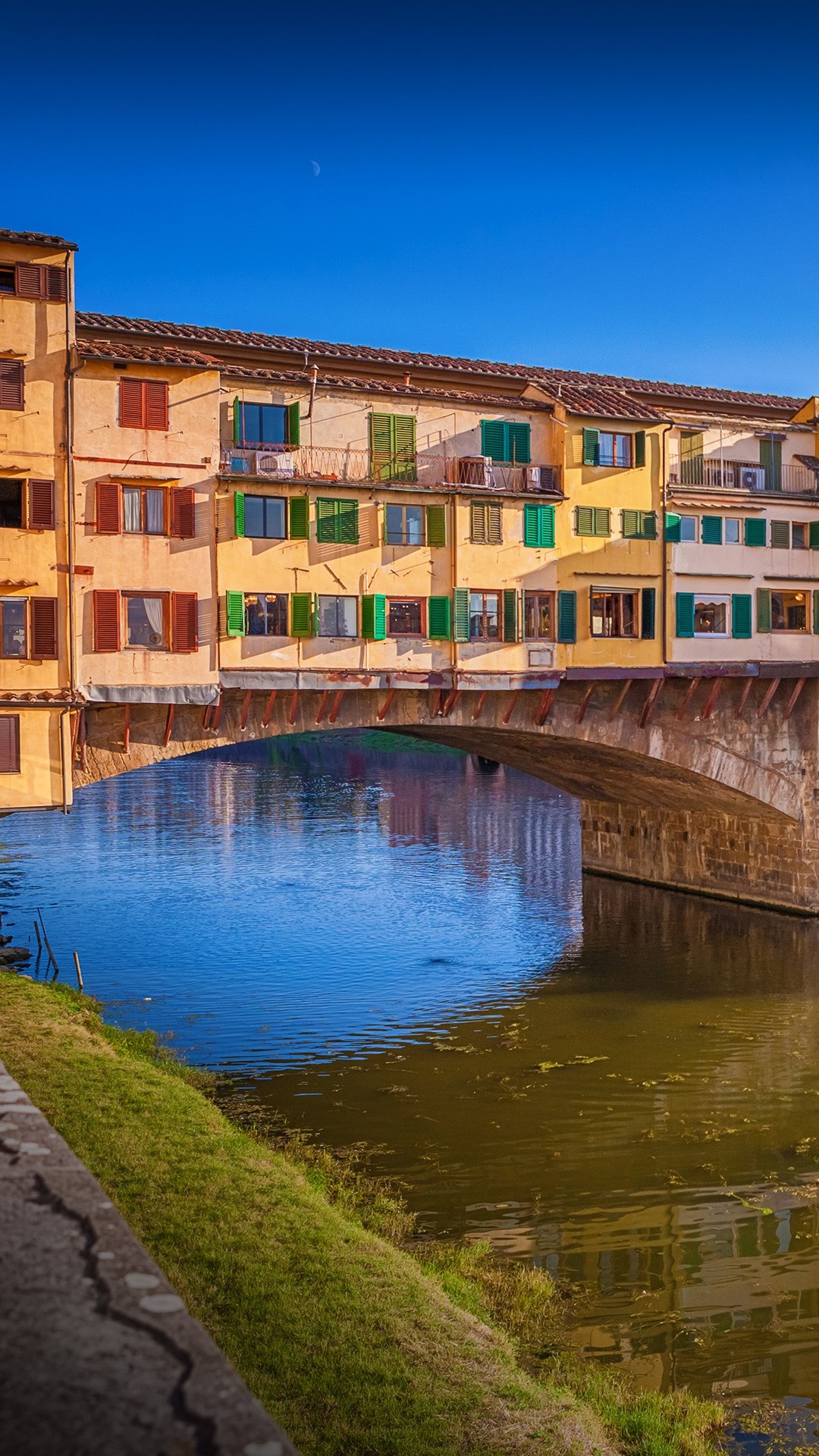 Ponte Vecchio, Arno river, Florence, Windows 10 spotlight, 1080x1920 Full HD Phone