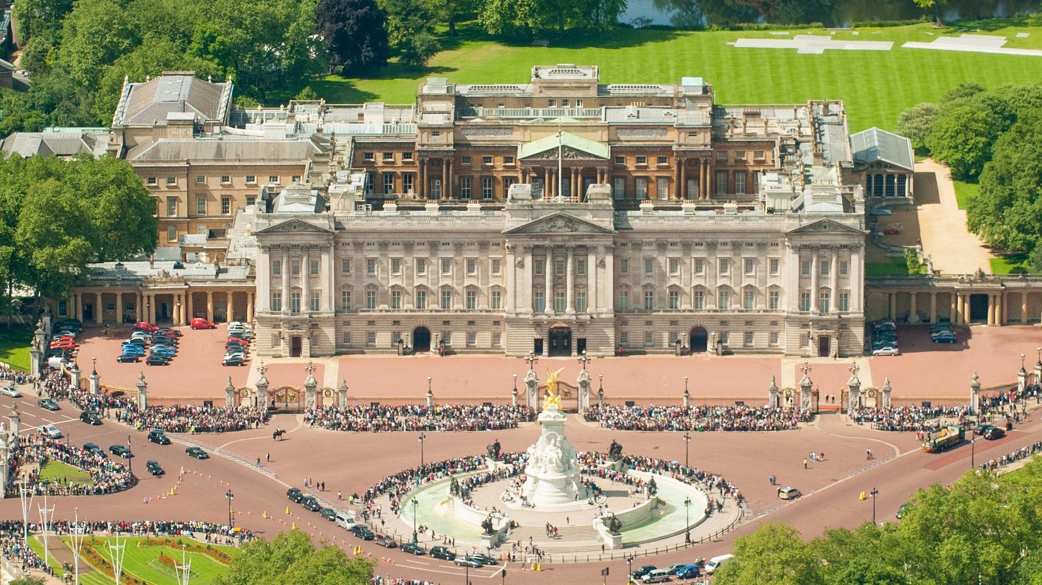 Buckingham Palace, Man-made HQ, Buckingham Palace pictures, 4K wallpapers, 2090x1180 HD Desktop