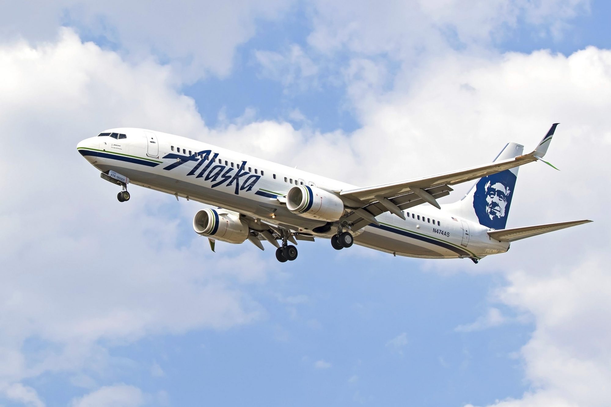 Alaska Airlines, Traveling with pets, Big sale, Discounted fares, 2000x1340 HD Desktop