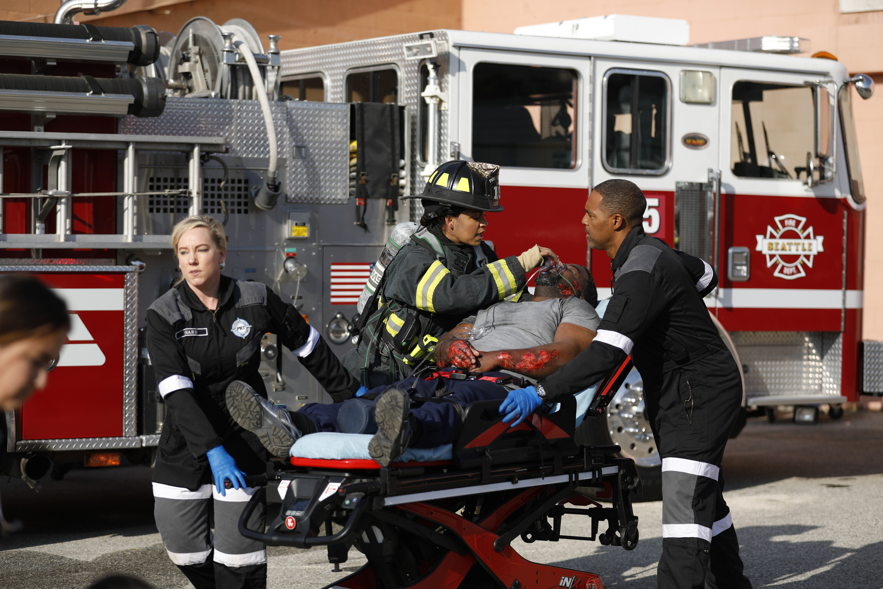 Station 19 (TV Series): Season 3, Rescue Of A Victim Of Fire, Burns On The Skin, Emergency Service, Seattle, Grey's Anatomy Universe. 3000x2000 HD Background.