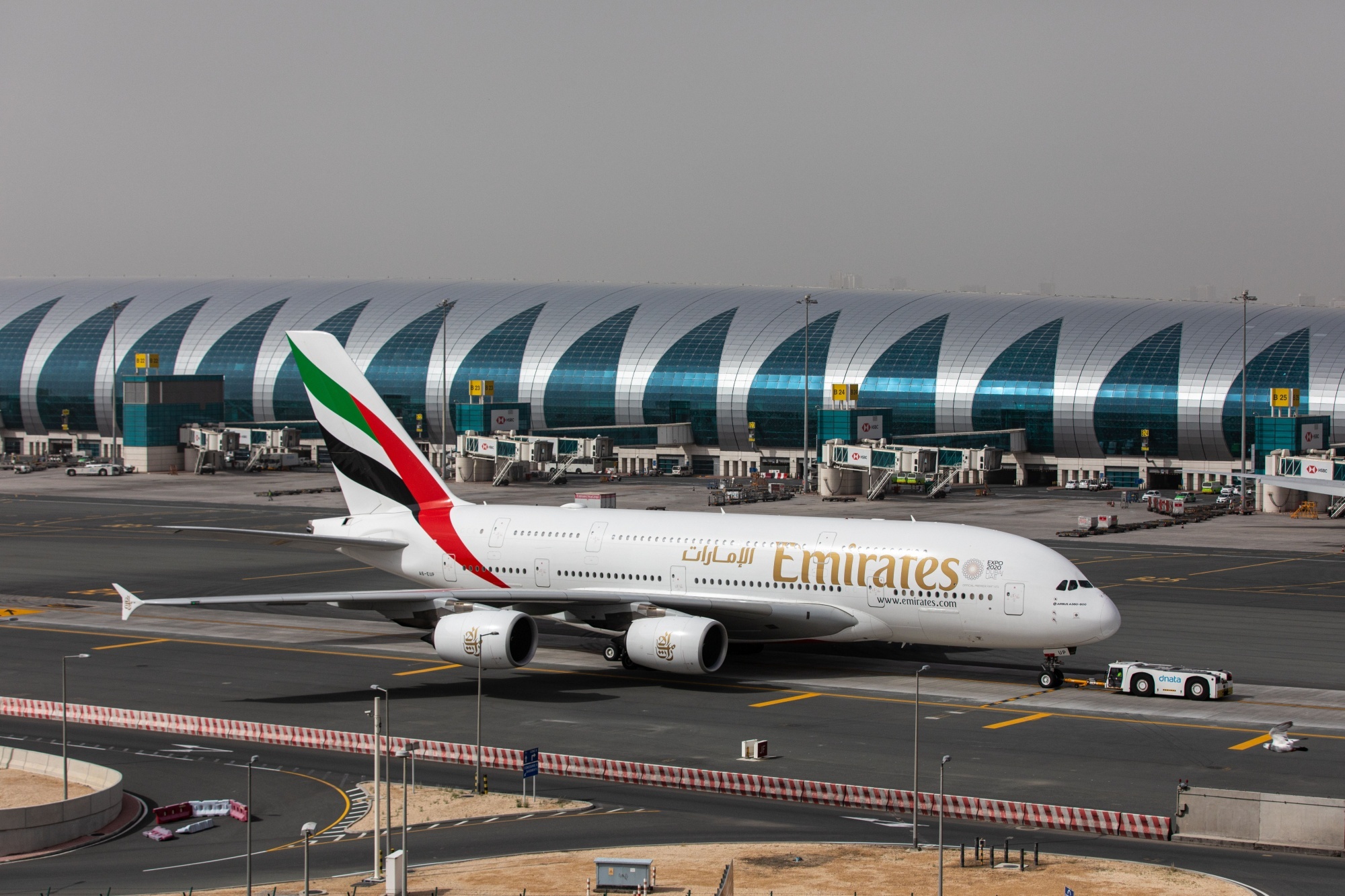 Emirates Airline, Flight status, Loan requests, Airline news, 2000x1340 HD Desktop