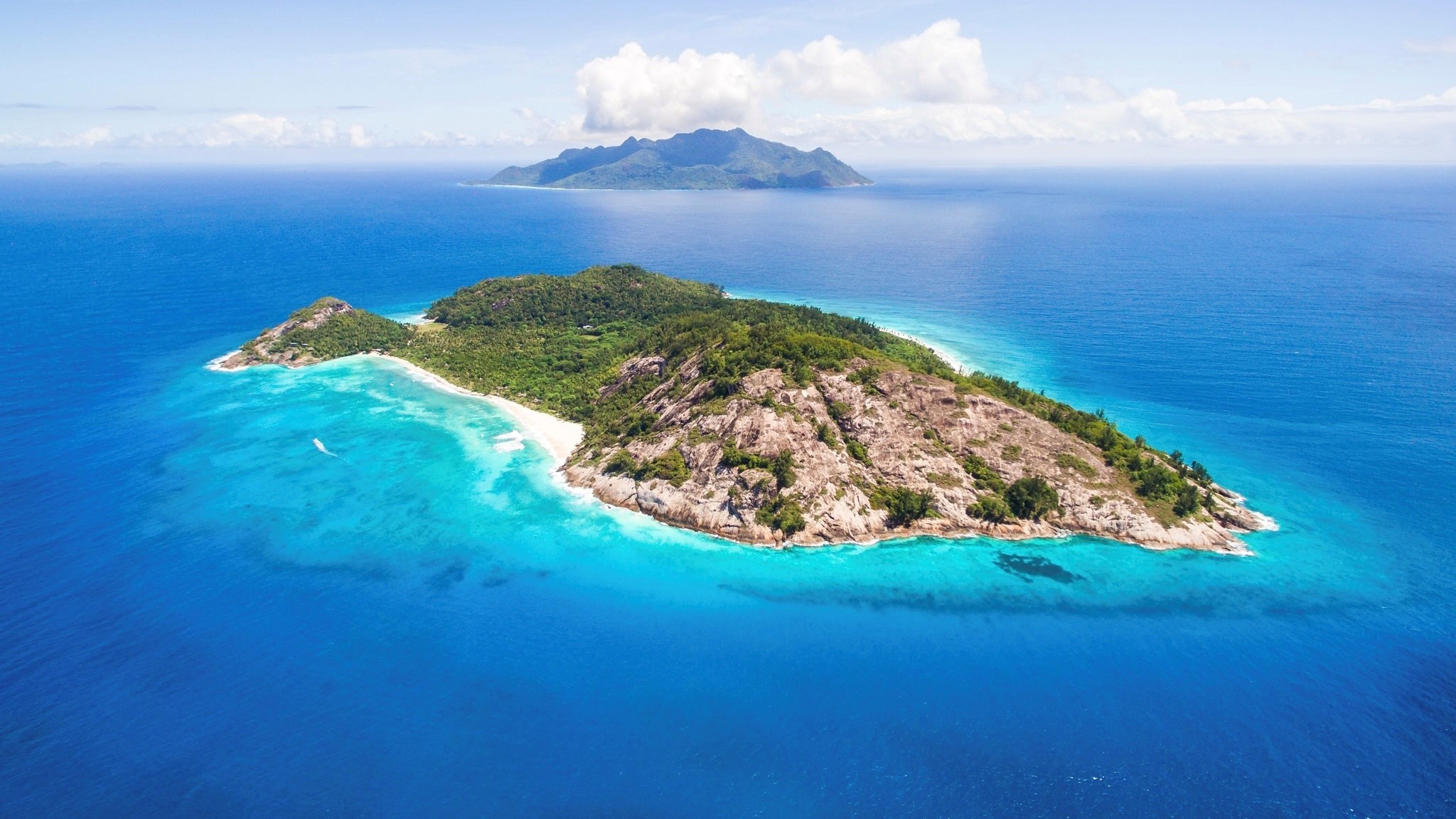 Luxury travel tips, North Island Seychelles, Exclusive resorts, Expert recommendations, 2050x1160 HD Desktop