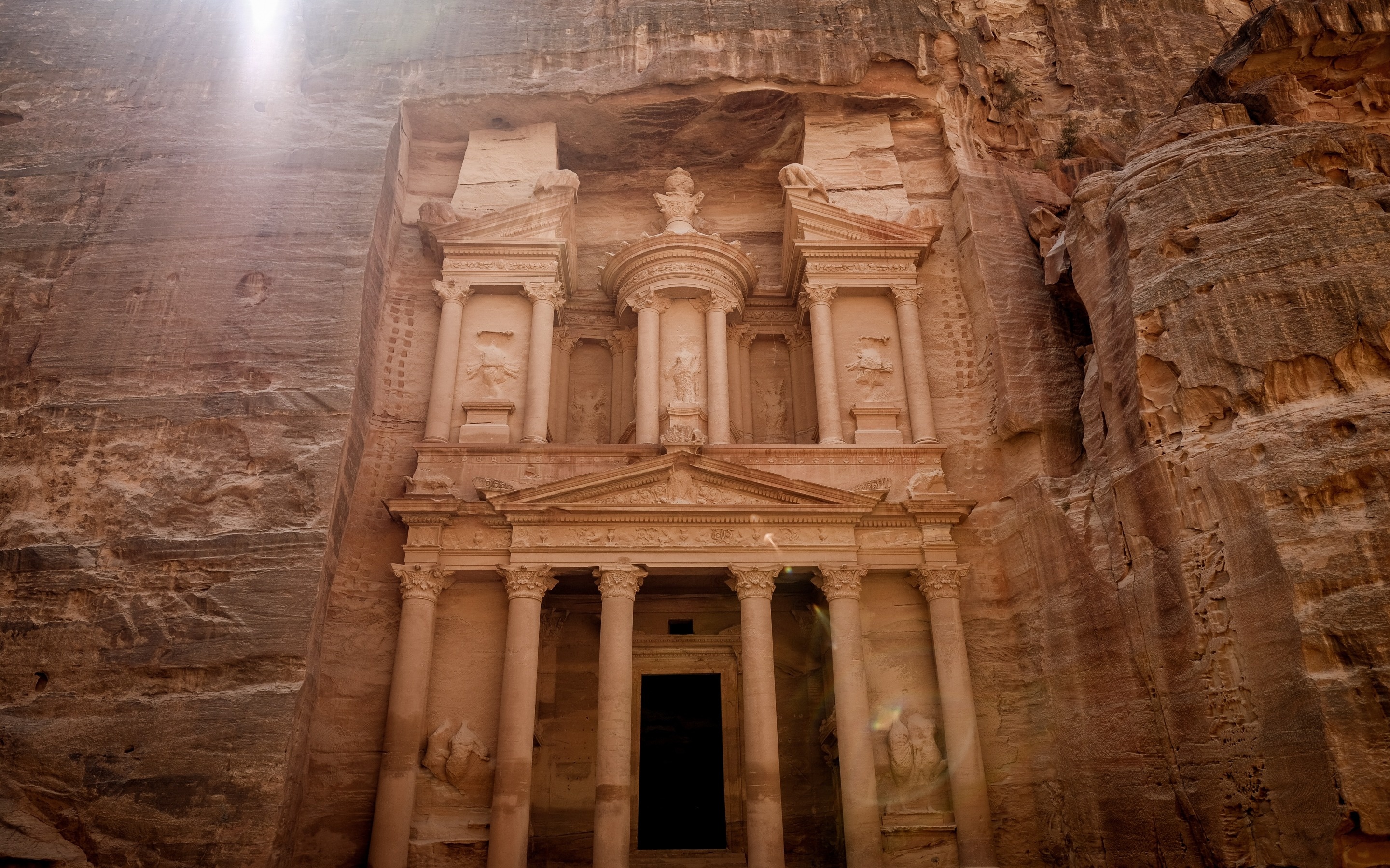 Petra ancient city, Sik canyon, Jordan tourism, Travel attractions, 2880x1800 HD Desktop