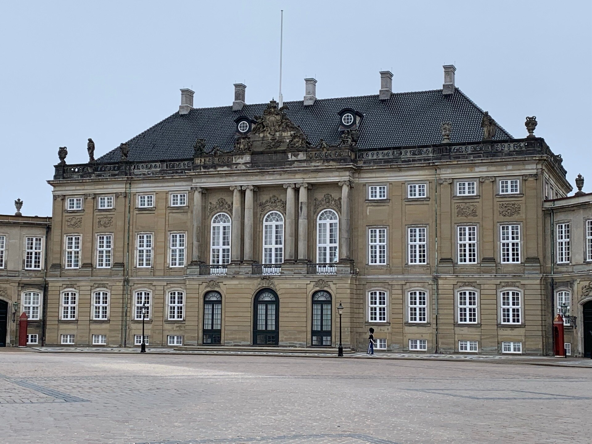Amalienborg Palace, Copenhagen, Travel Reviews, Local Guide, 1920x1440 HD Desktop