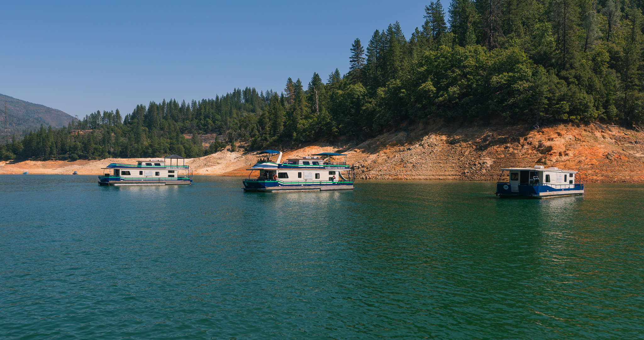 Shasta Lake, Outdoor activities, Water sports, Nature exploration, 2050x1090 HD Desktop