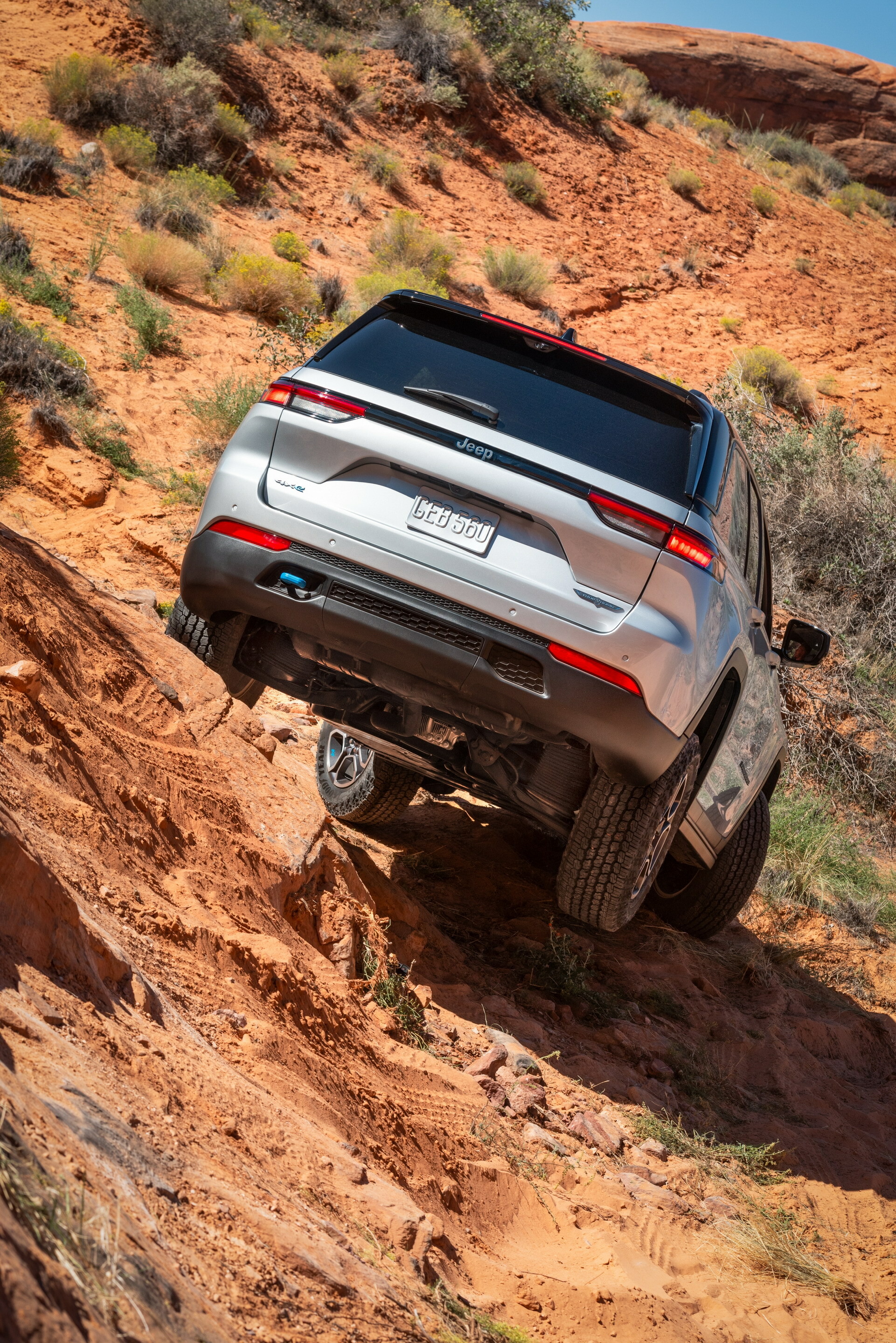Jeep Grand Cherokee: Trailhawk, A rugged, off-road oriented trim level for four Jeep's SUVs. 1930x2880 HD Background.