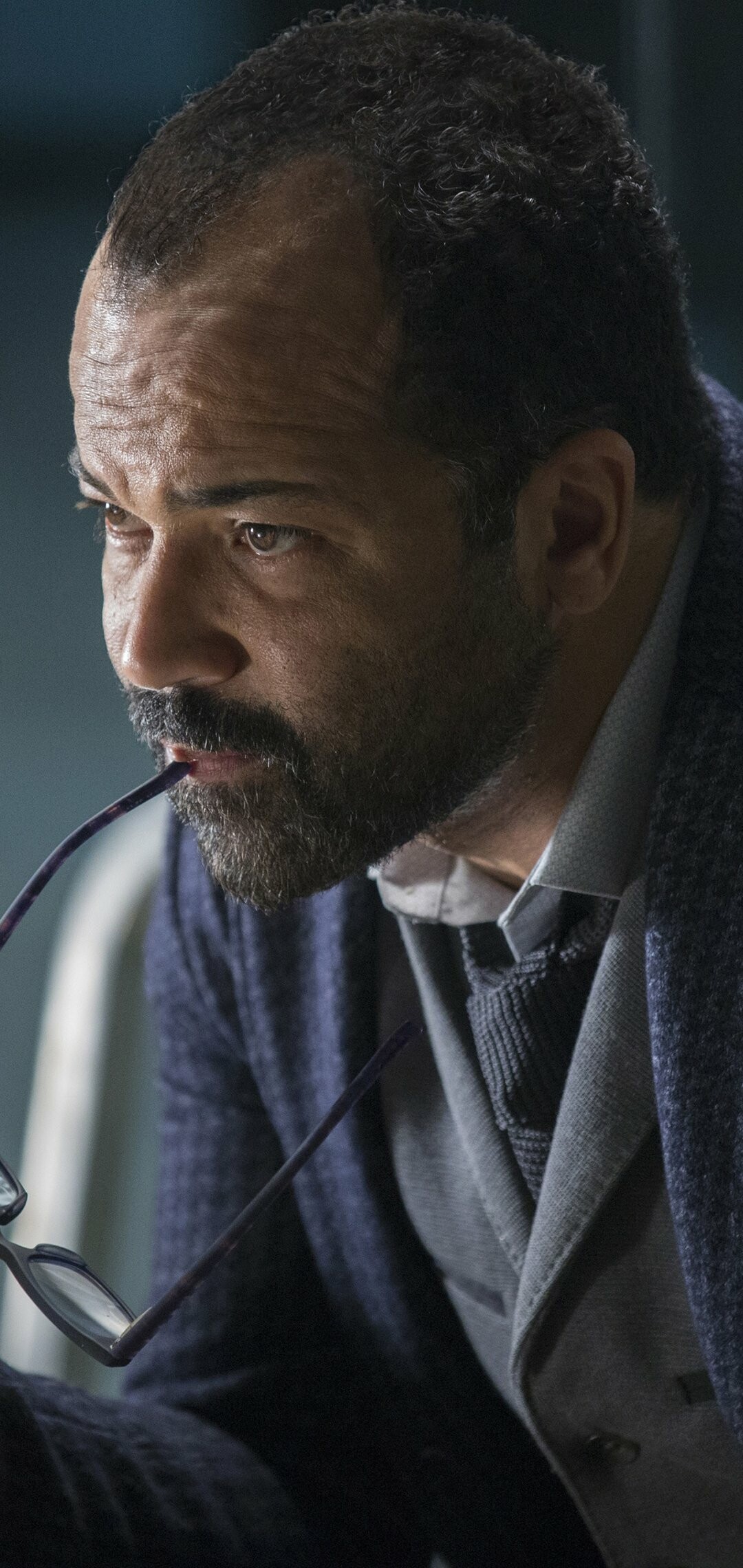 Westworld: Jeffrey Wright as Bernard Lowe, Westworld's Head of the Programming Division. 1080x2280 HD Background.