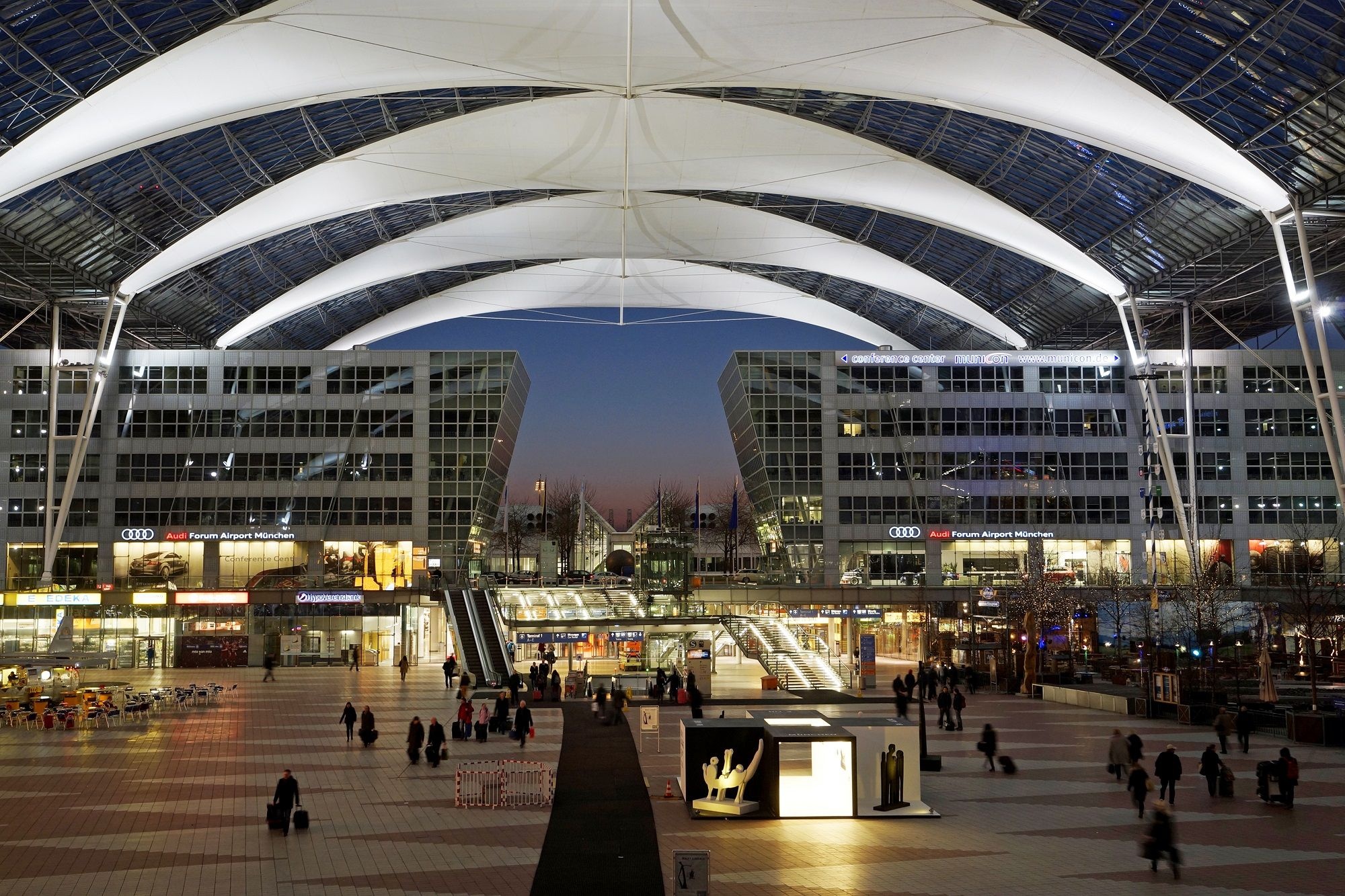 Munich Airport, Top 10 airports worldwide, 2000x1340 HD Desktop