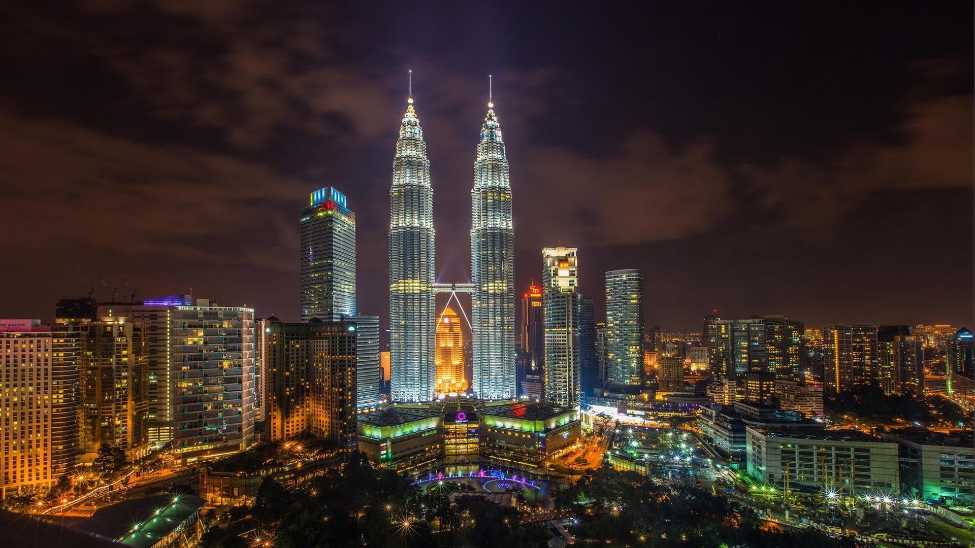Petronas Twin Towers, Urban skyline, Cityscape, Impressive architecture, 1920x1080 Full HD Desktop