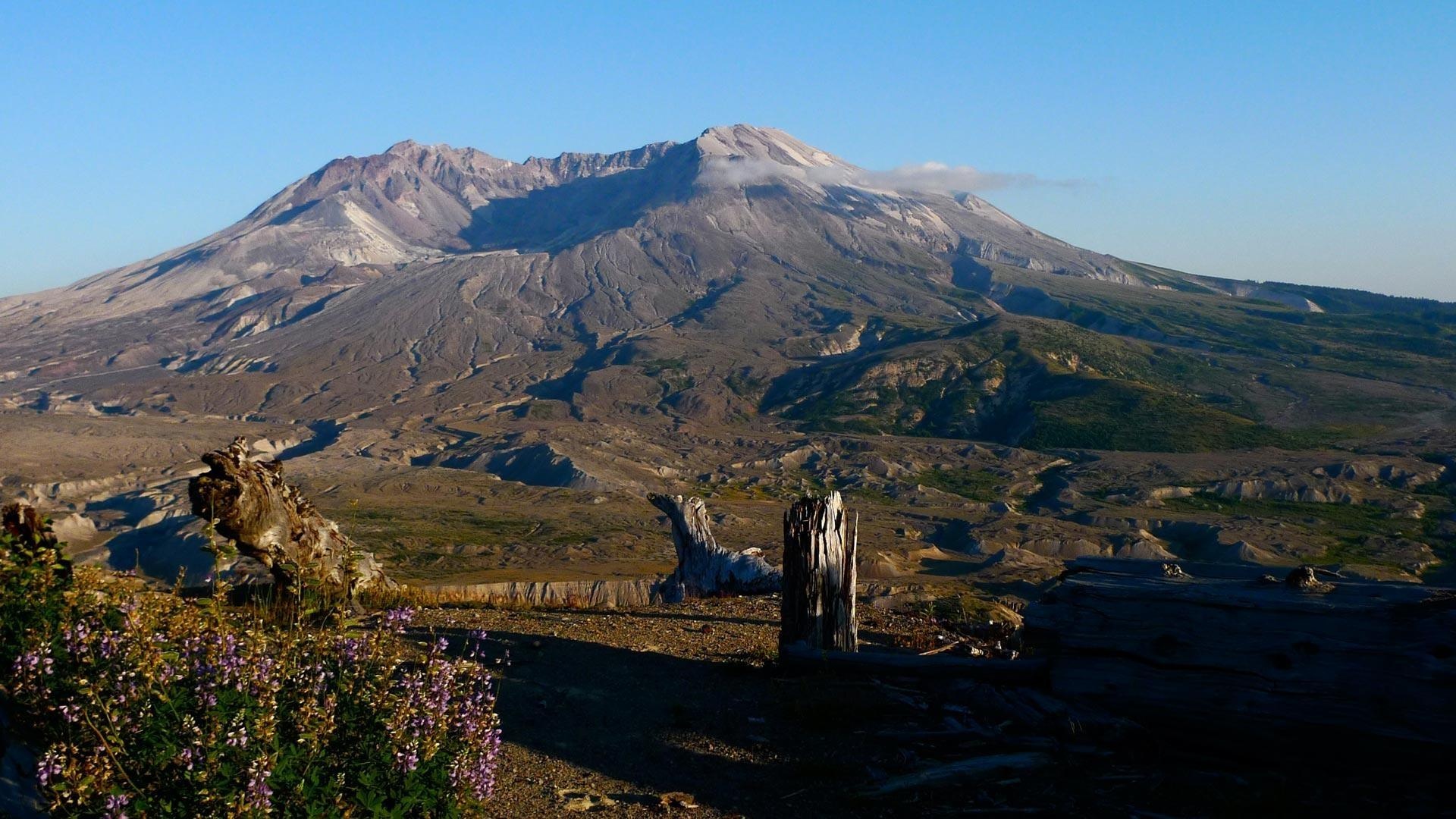 Mount St. Helens, Winter wonderland, Snow-covered peaks, Serene beauty, 1920x1080 Full HD Desktop
