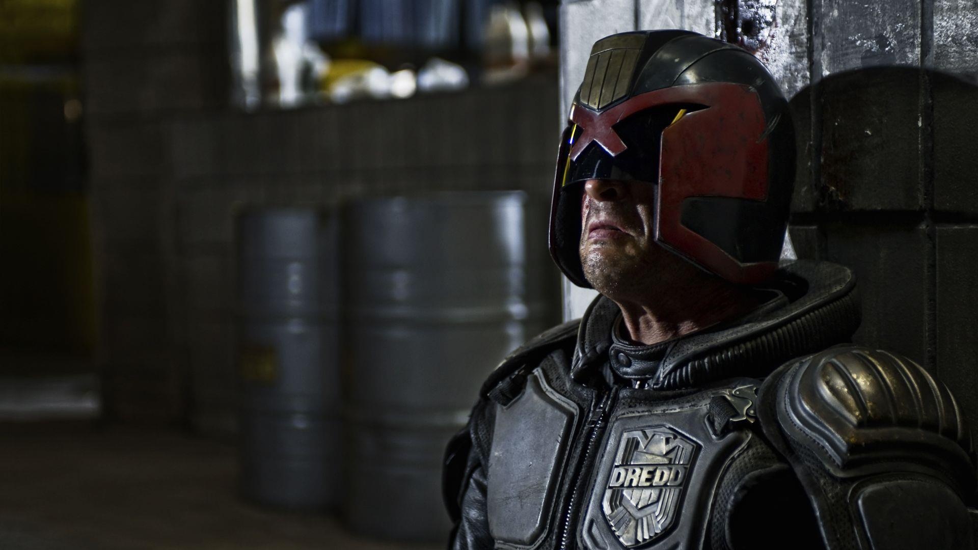 Dredd: Karl Urban, A law enforcer given the power of judge. 1920x1080 Full HD Background.