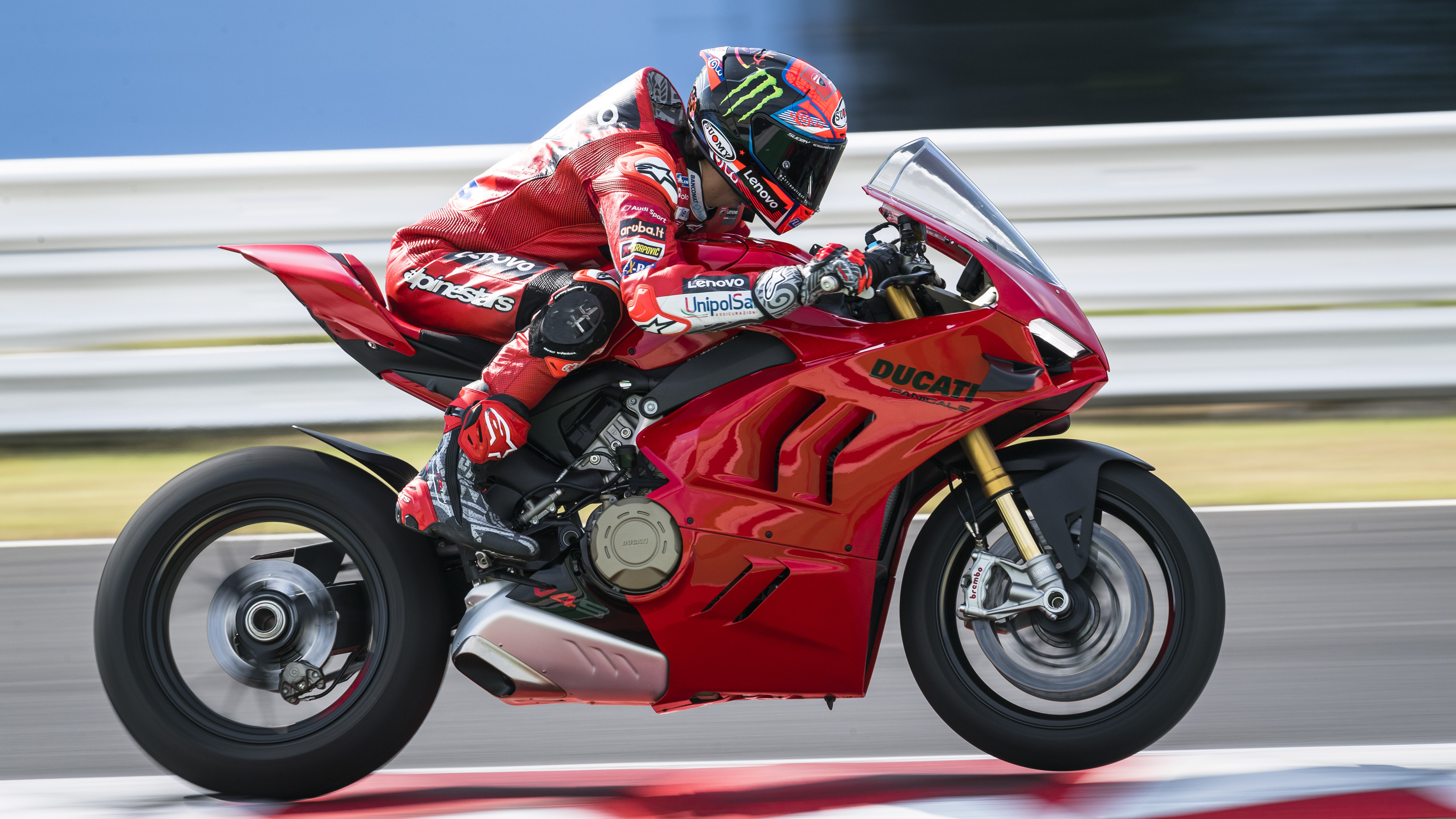 Ducati Panigale V4, Ultimate racing machine, Sleek and powerful, Unparalleled handling, 3840x2160 4K Desktop