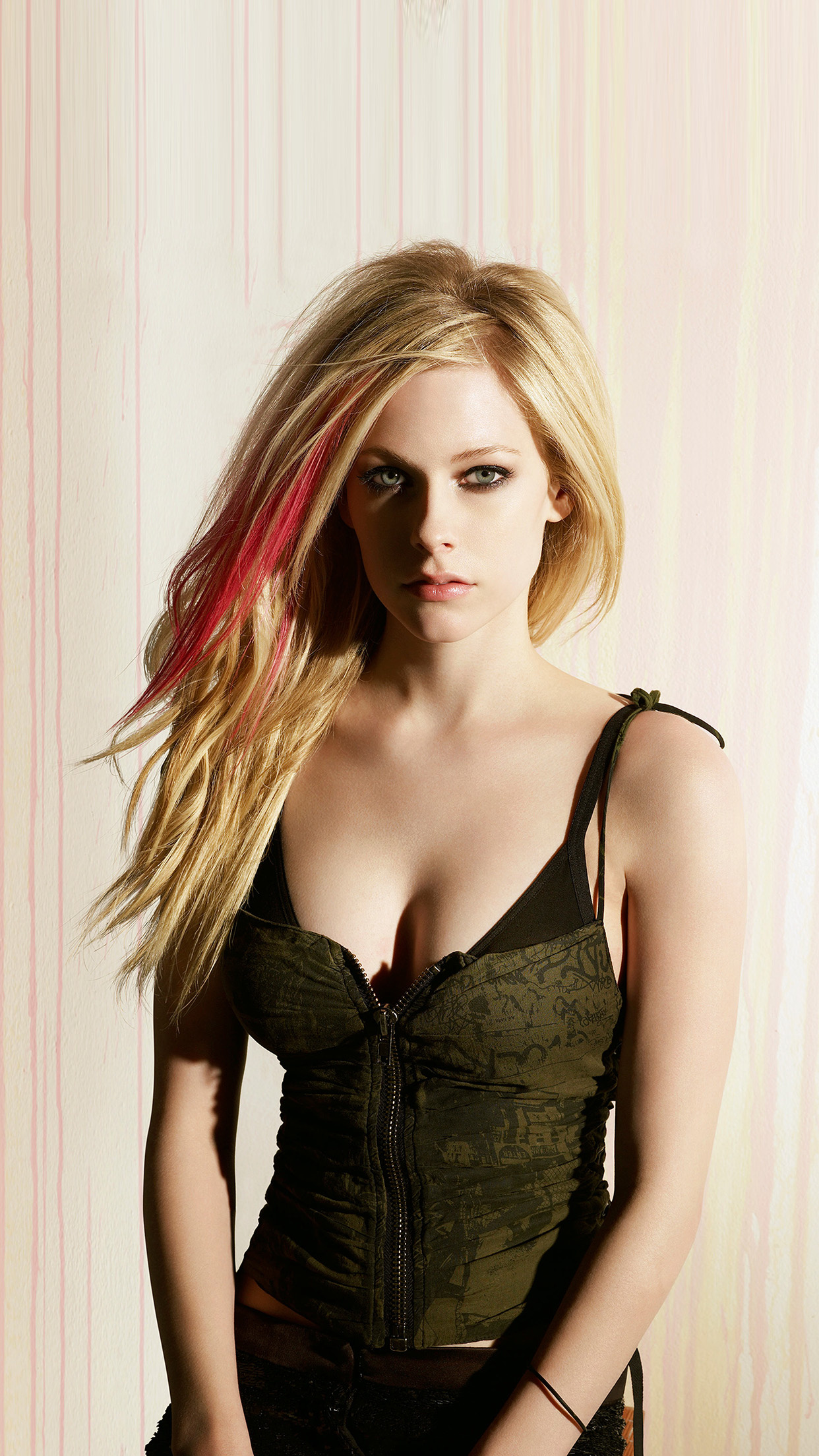 Avril Lavigne, iPhone X wallpaper, Stylish aesthetics, Musical icon, 1250x2210 HD Handy