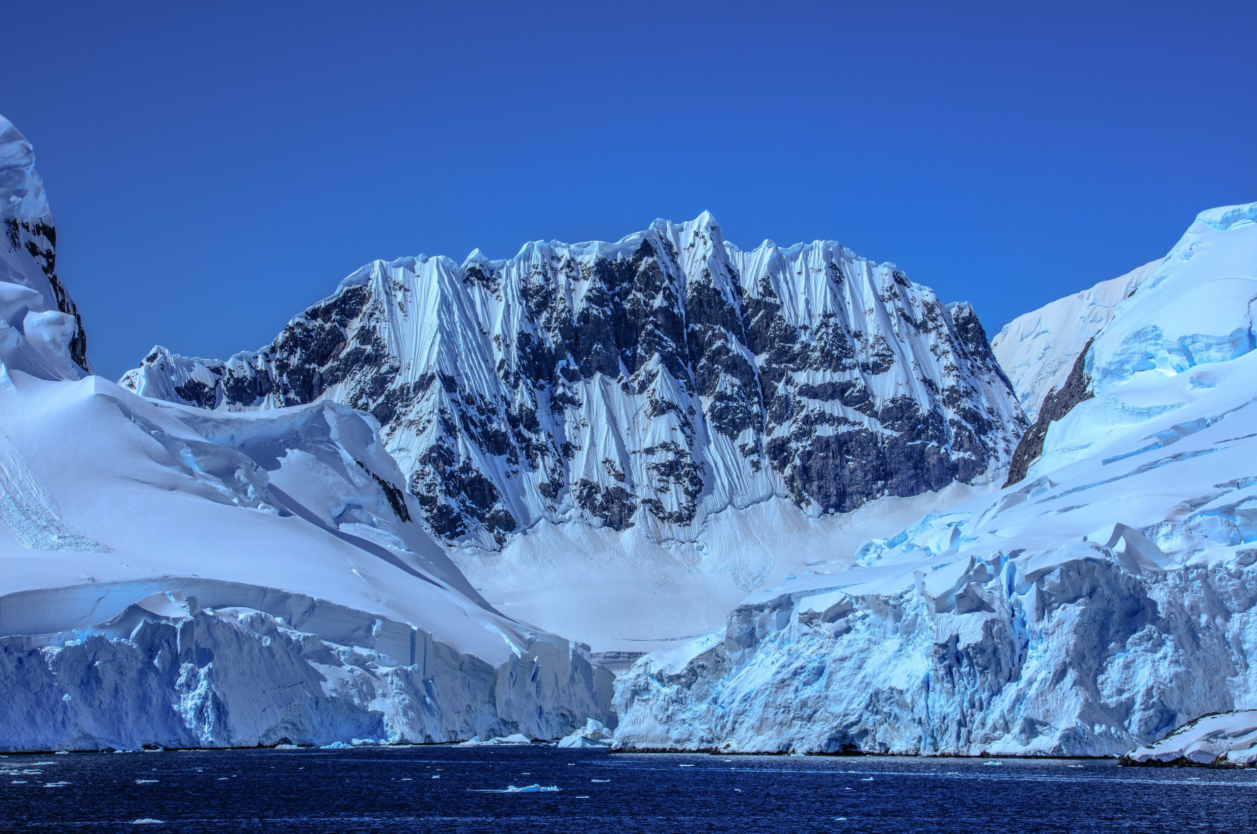 Big mountain snow, Antarctica wallpapers for Chromebook, 2560x1700 HD Desktop