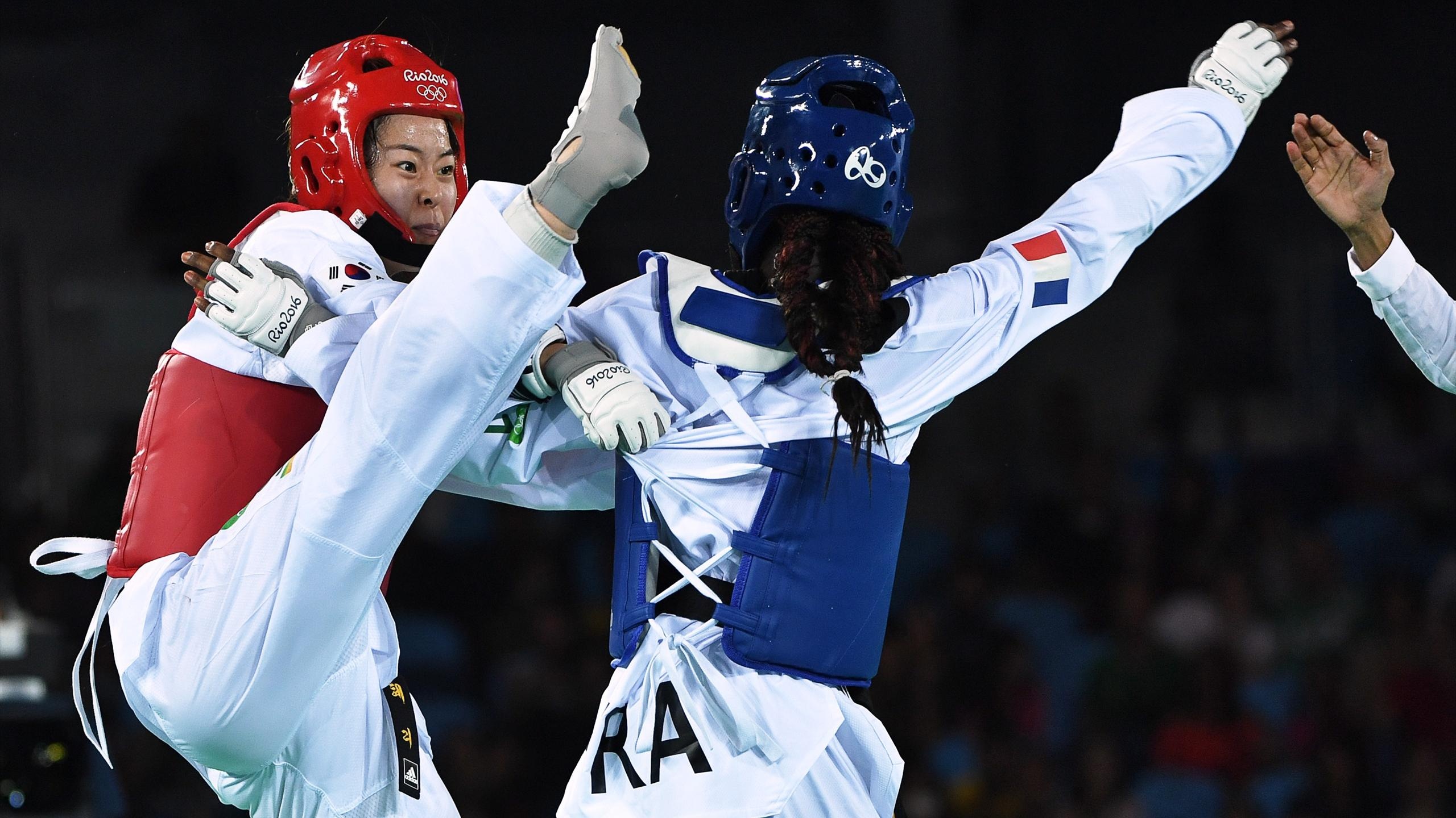 Taekwondo: Marlene Harnois vs. Mayu Hamada, 2012 London Summer Olympics Women. 2560x1440 HD Wallpaper.