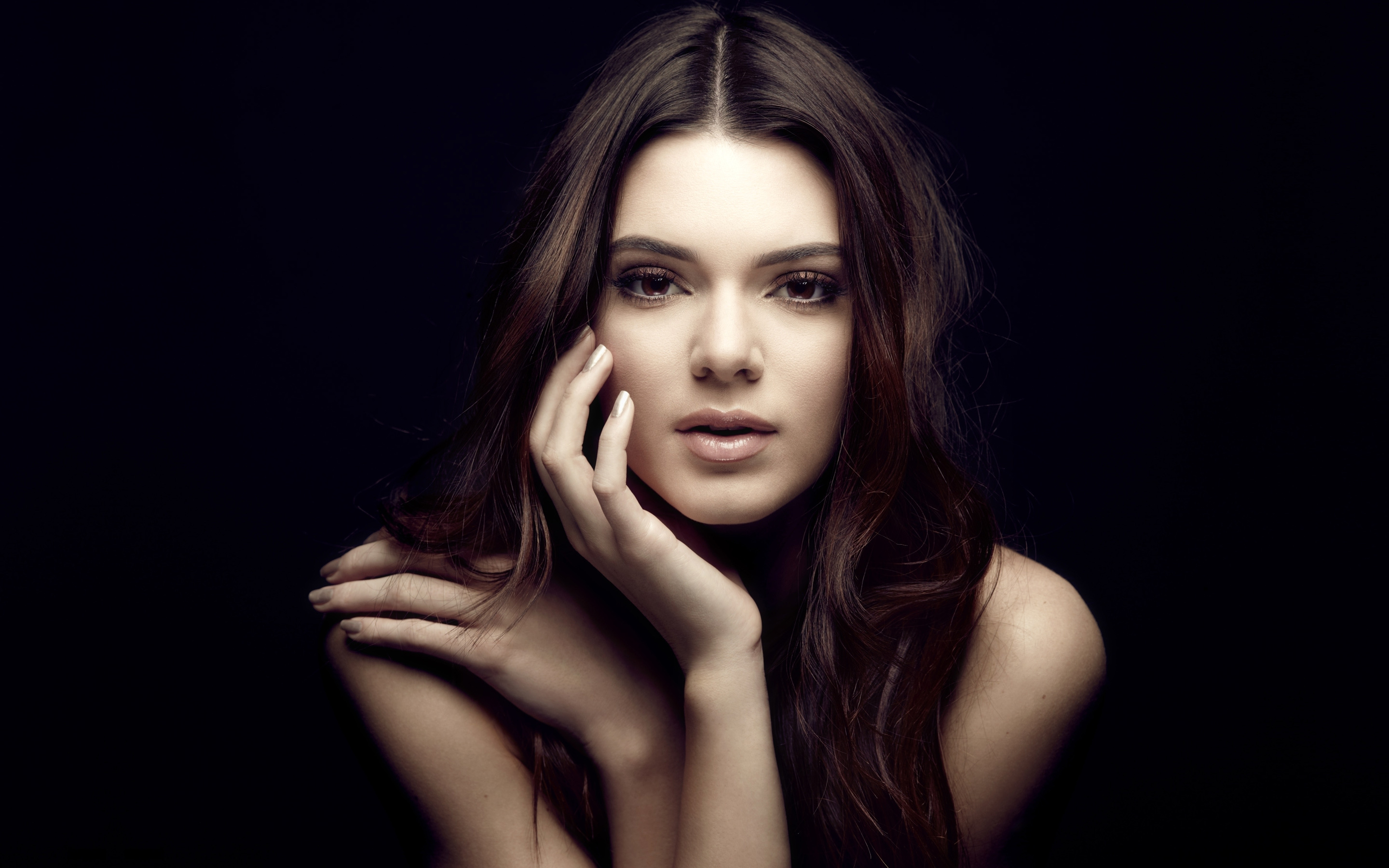 Fashion: Kendall Jenner, working in commercial print ad campaigns and photoshoots. 2880x1800 HD Background.