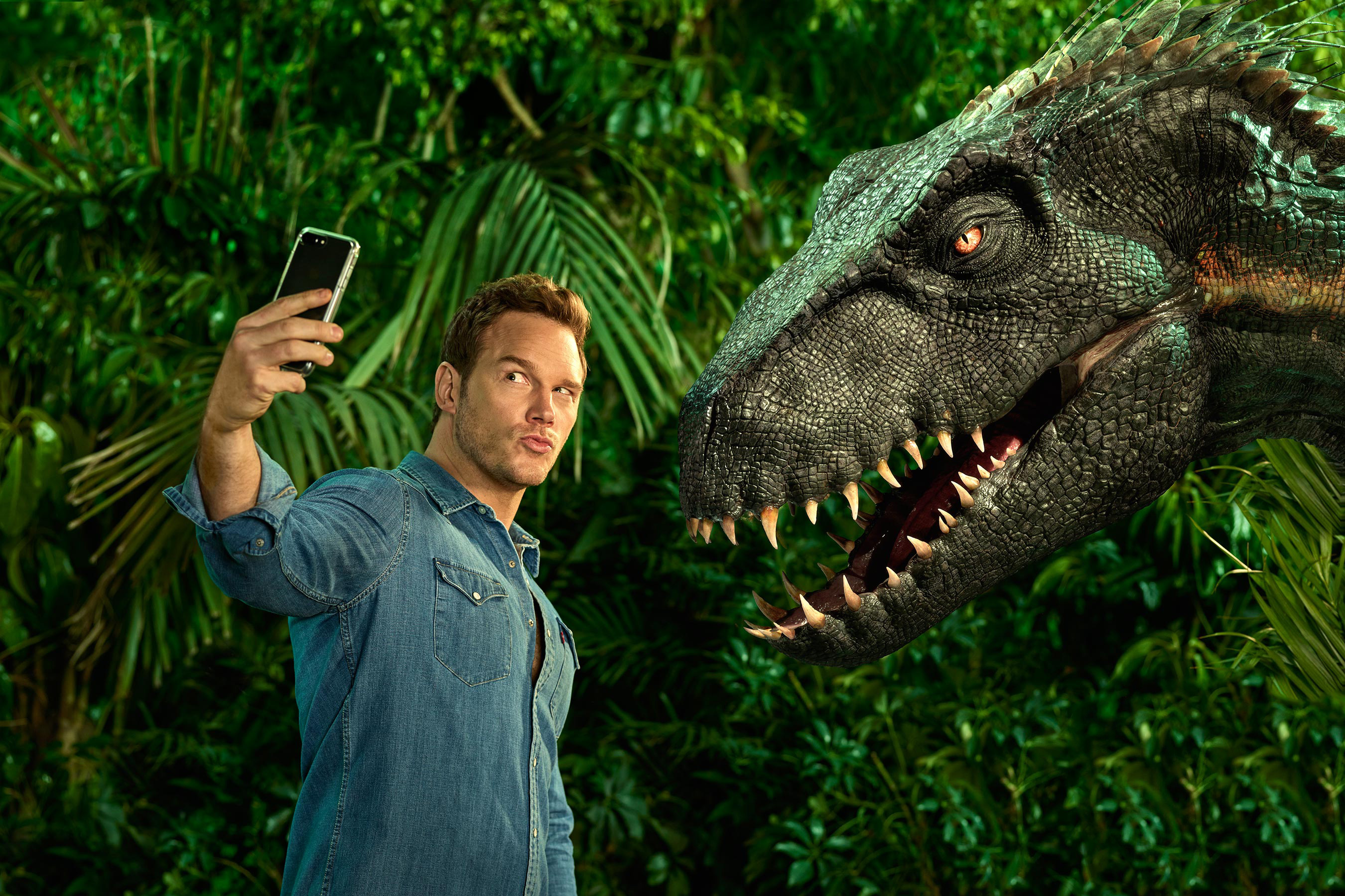 Chris Pratt: Starred in Jurassic World: Fallen Kingdom, Owen Grady. 2700x1800 HD Wallpaper.