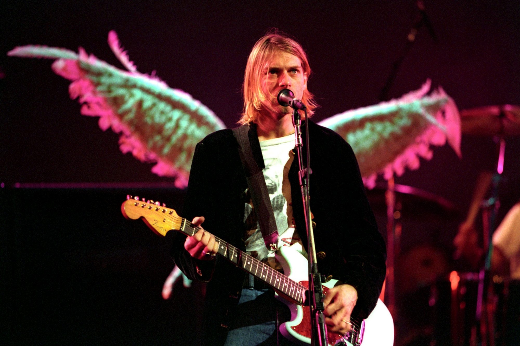 Kurt Cobain, Life at the top was far from Nirvana, Archives, 2000x1340 HD Desktop