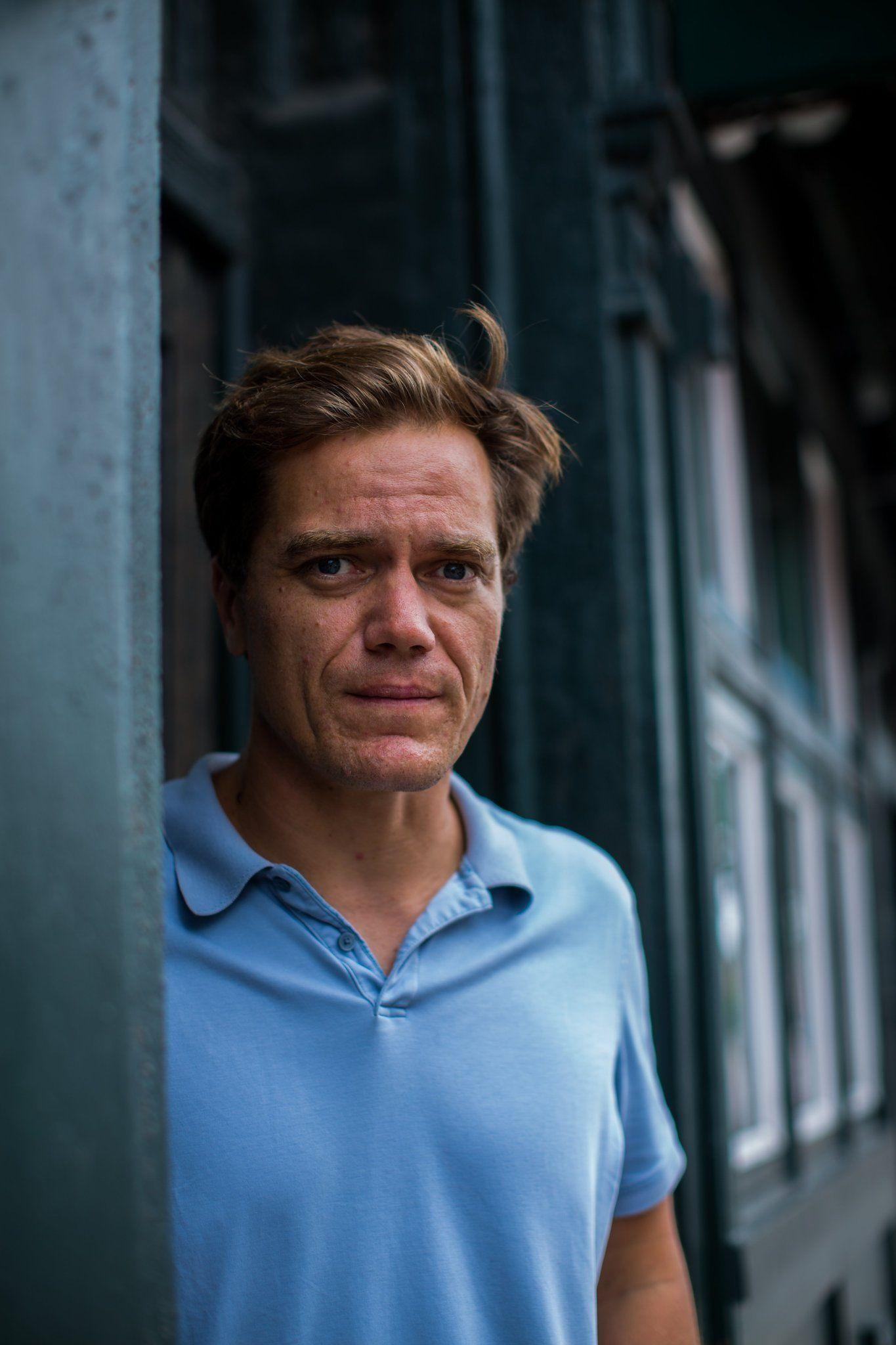 Michael Shannon: 19th-century shipping warehouse, Living with a wife Kate Arrington and two children. 1370x2050 HD Wallpaper.
