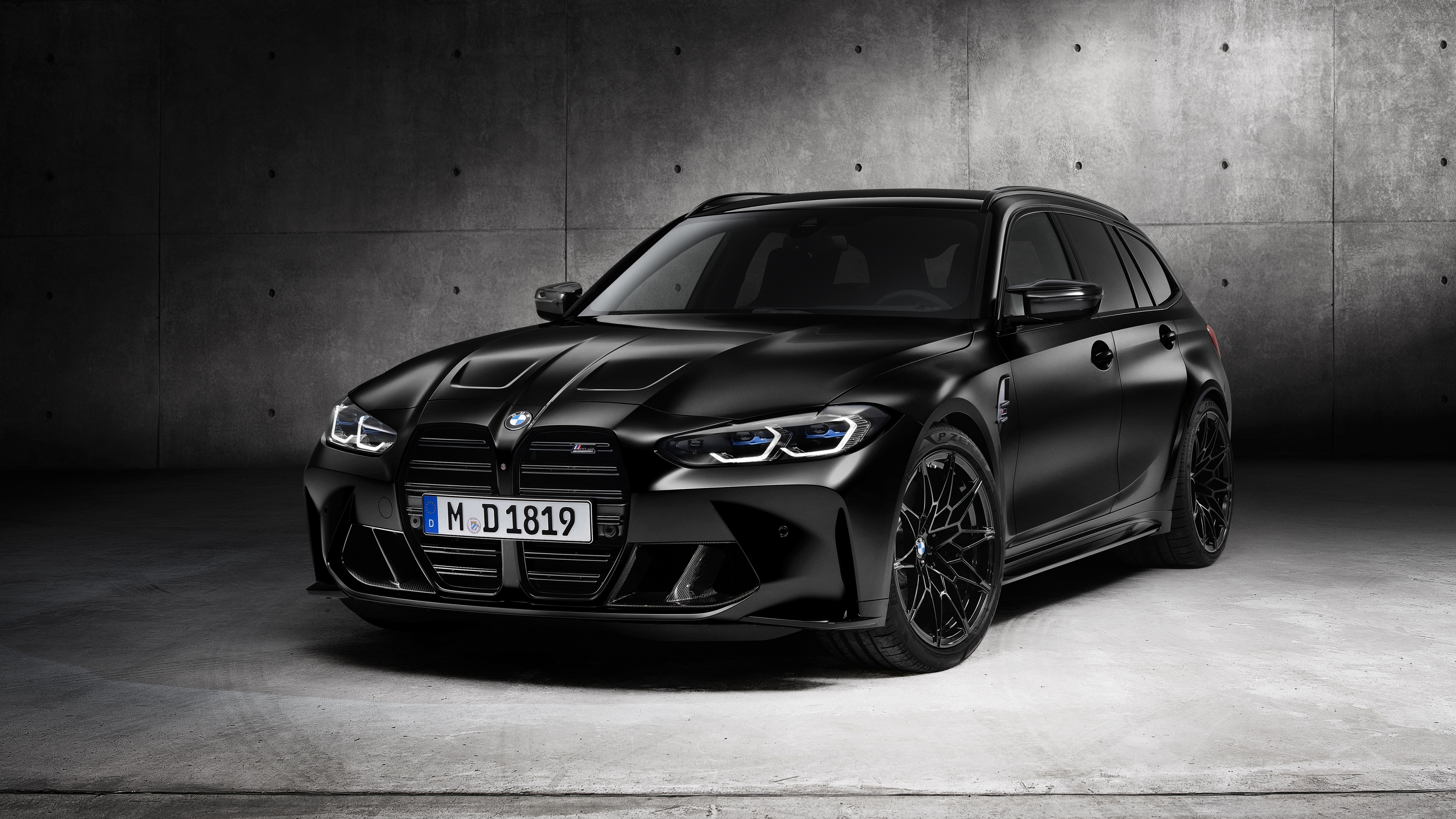 BMW M3 Competition Touring, 4K black wallpaper, Powerful versatility, Luxury sports car, 3840x2160 4K Desktop