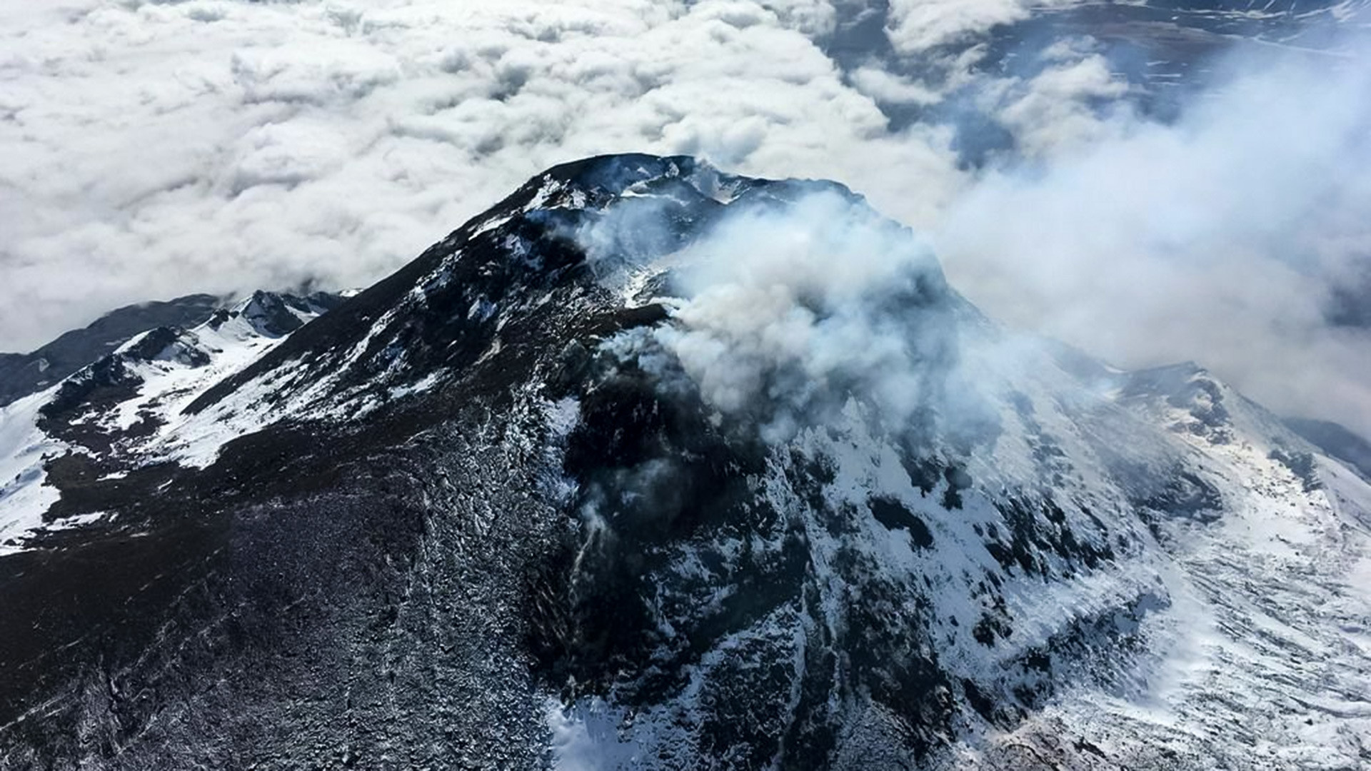 Erupting volcanoes, Stunning photos, Kamchatka eruption, Russia beyond, 1920x1080 Full HD Desktop