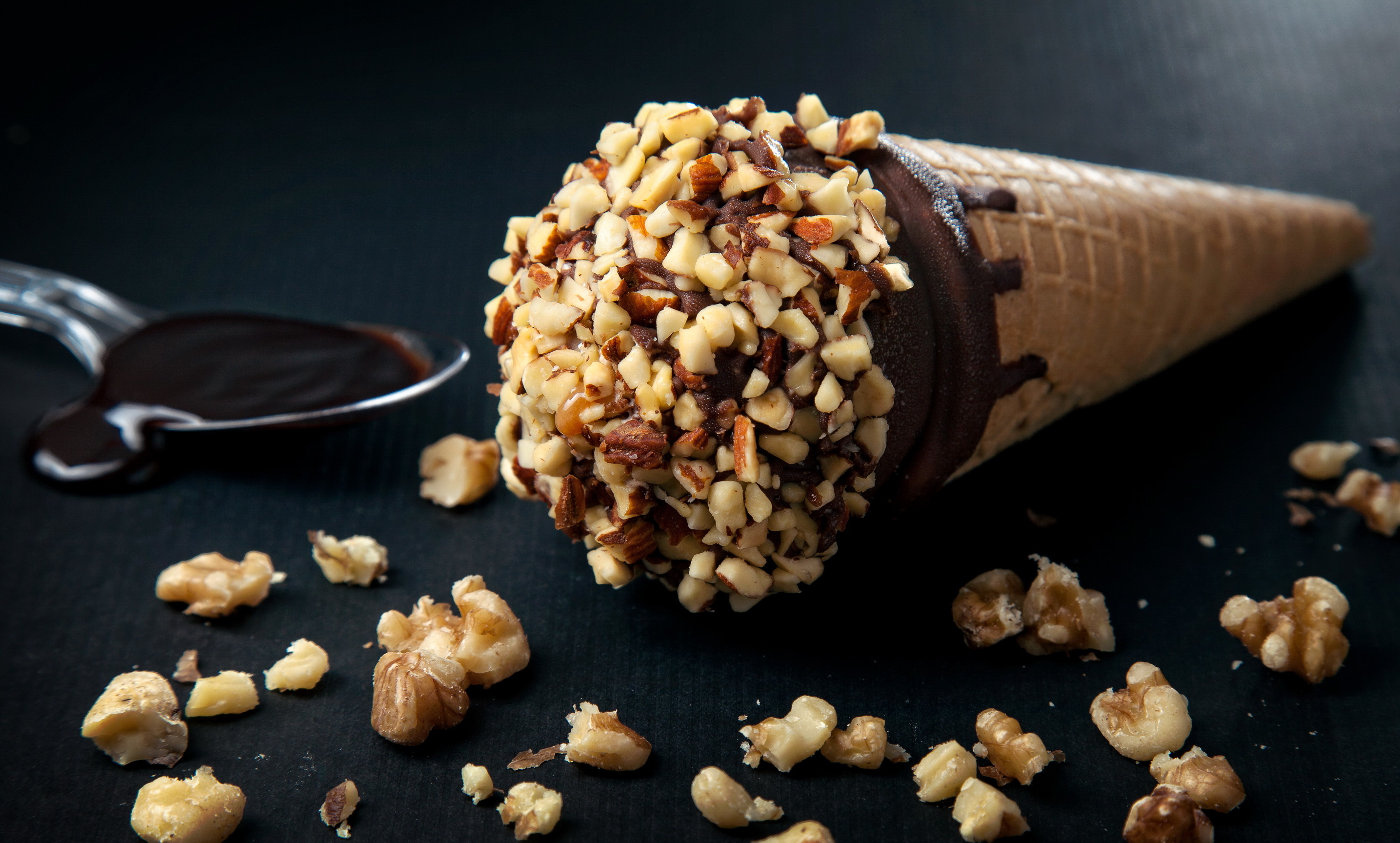 Ice Cream Cone (Food), Desktop wallpapers, Choco-vanilla delight, 2870x1730 HD Desktop