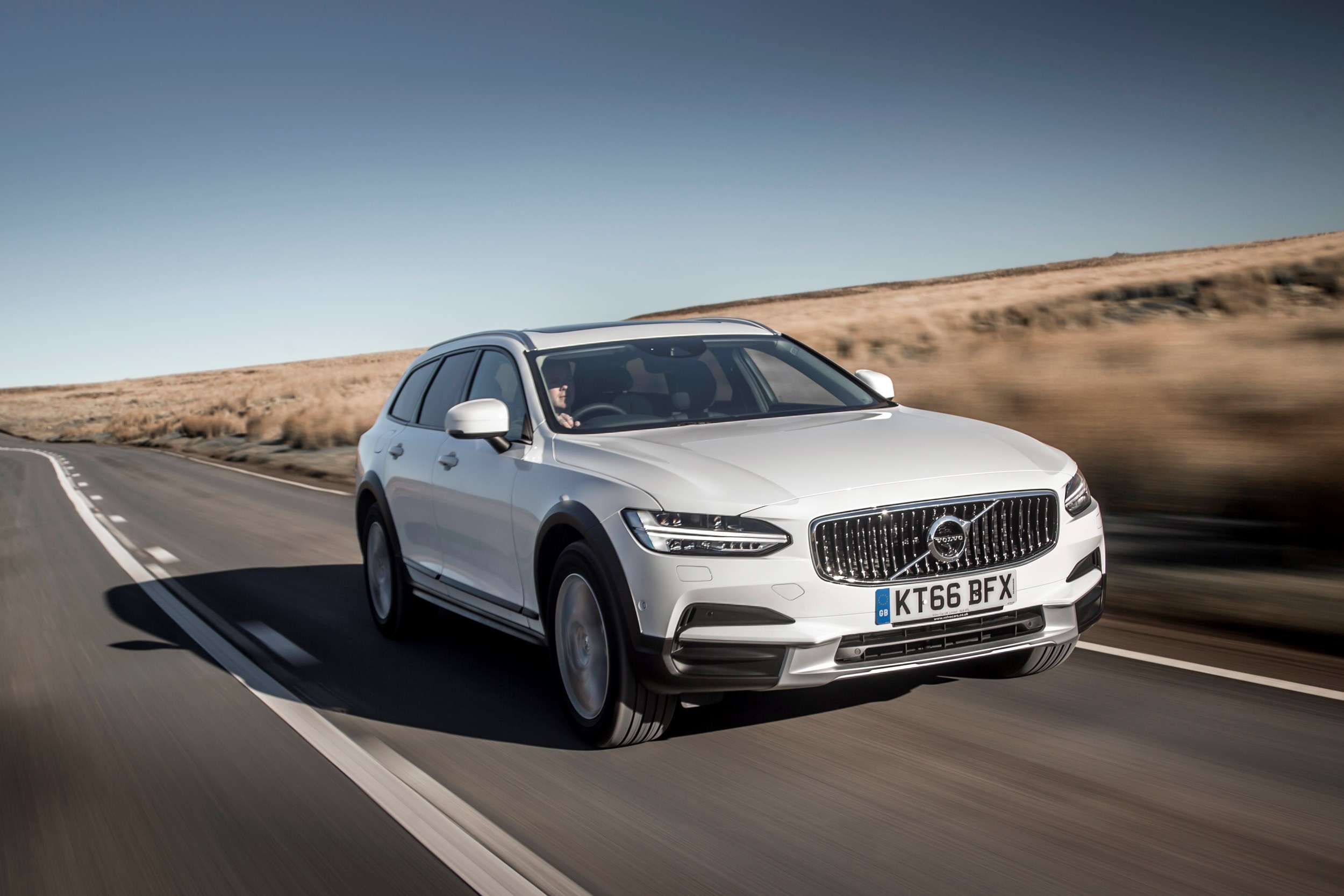 Volvo V90 Cross Country, First Drive, Company Car Review, 2500x1670 HD Desktop