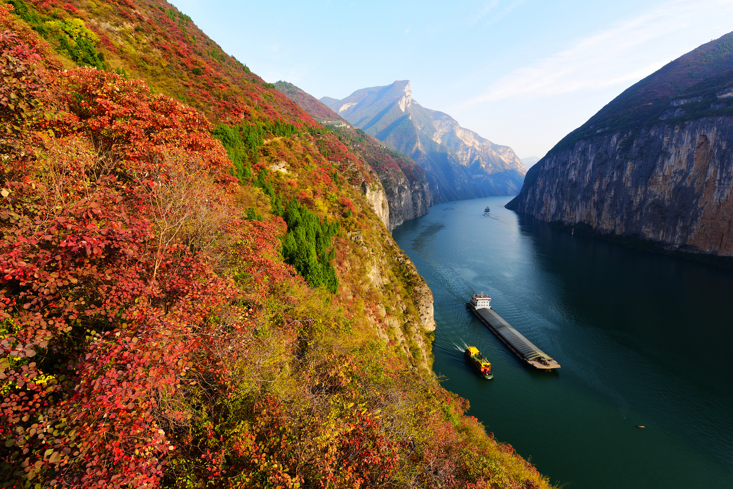 Yangtze wonder, Qutang gorge, Scenic attraction, Hotels and food, 2500x1670 HD Desktop
