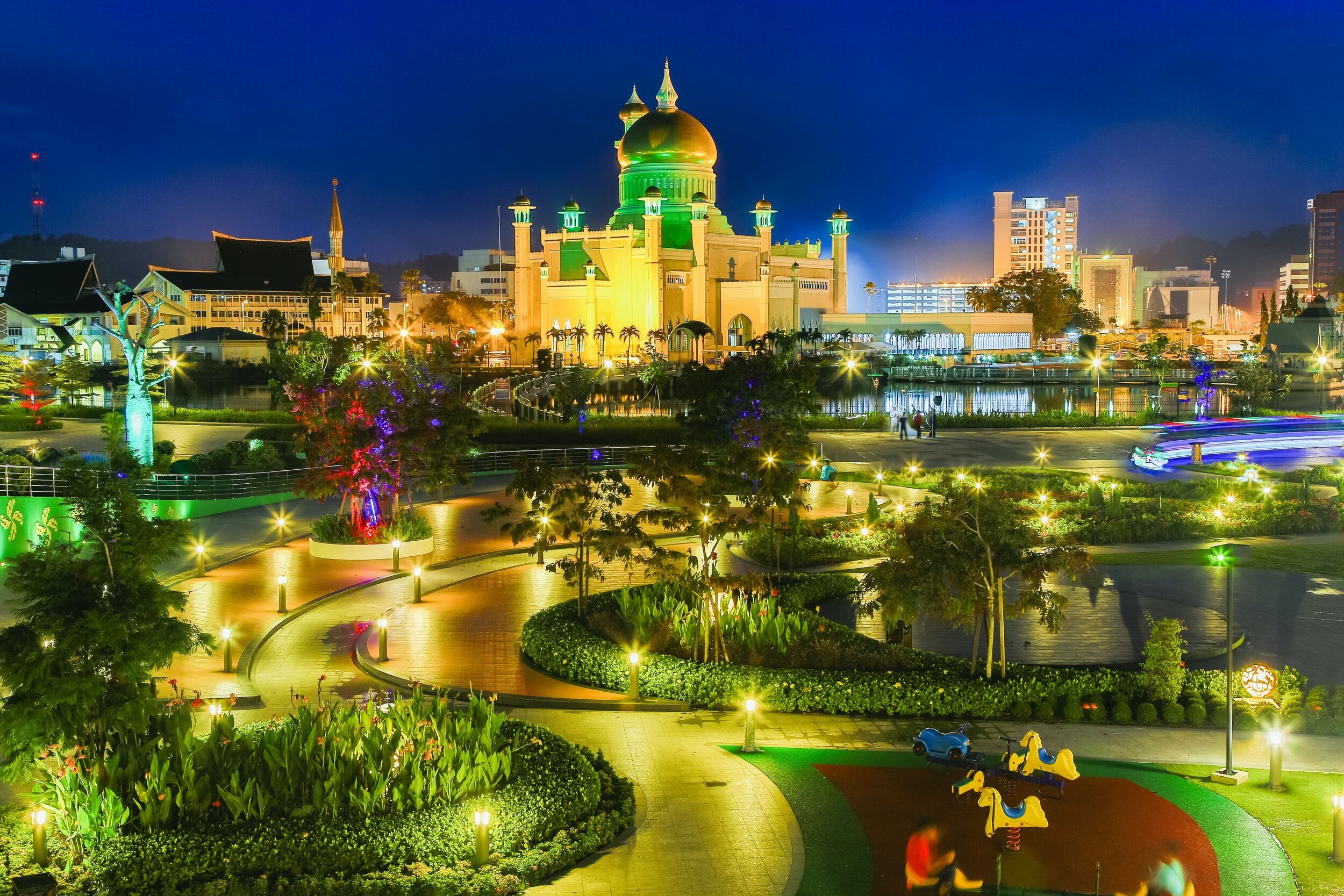 Brunei, Rich country, Economy, Travel guide, 2500x1670 HD Desktop
