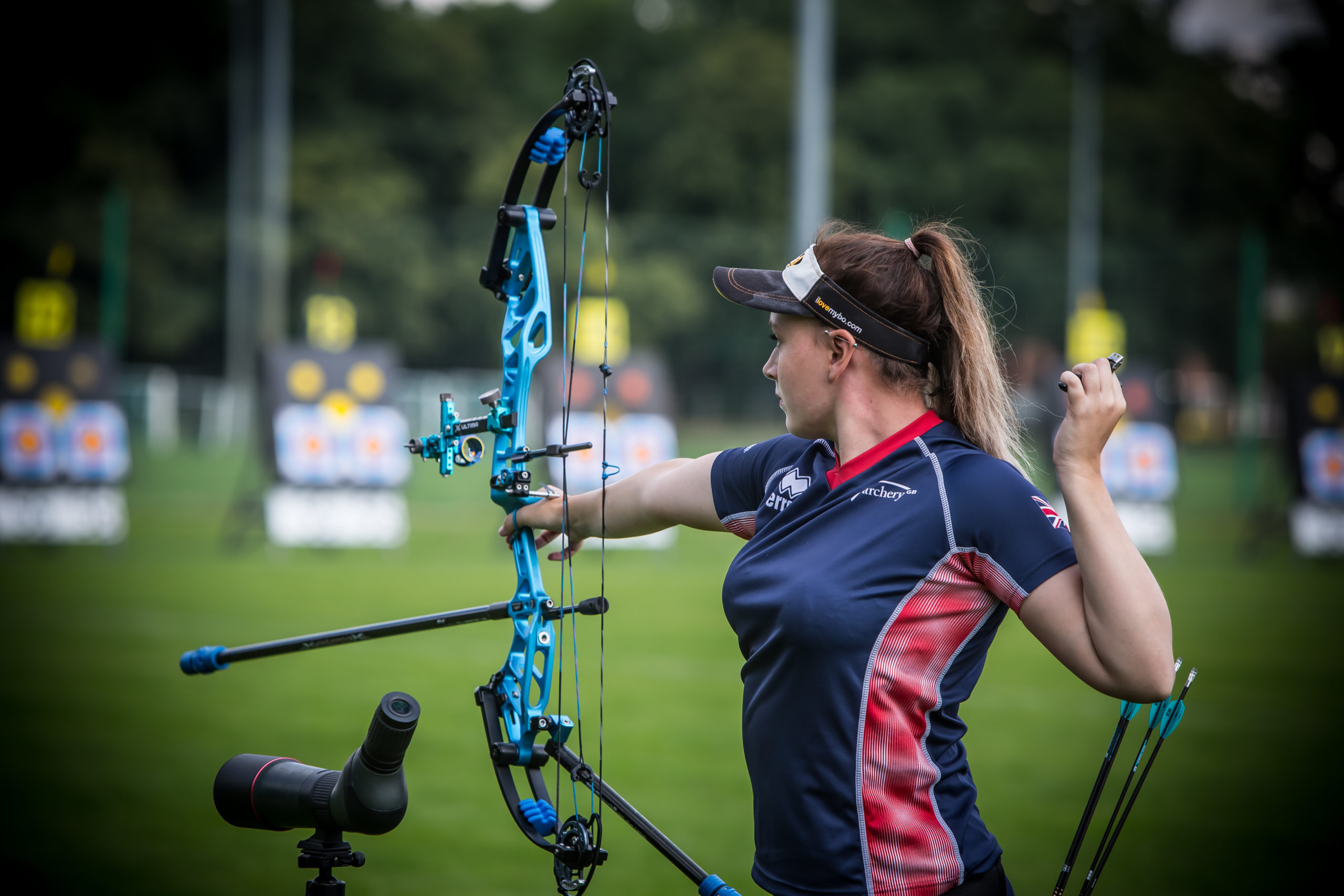 Archery: Compound bow, Woman archer, World Archery Federation. 2560x1710 HD Background.