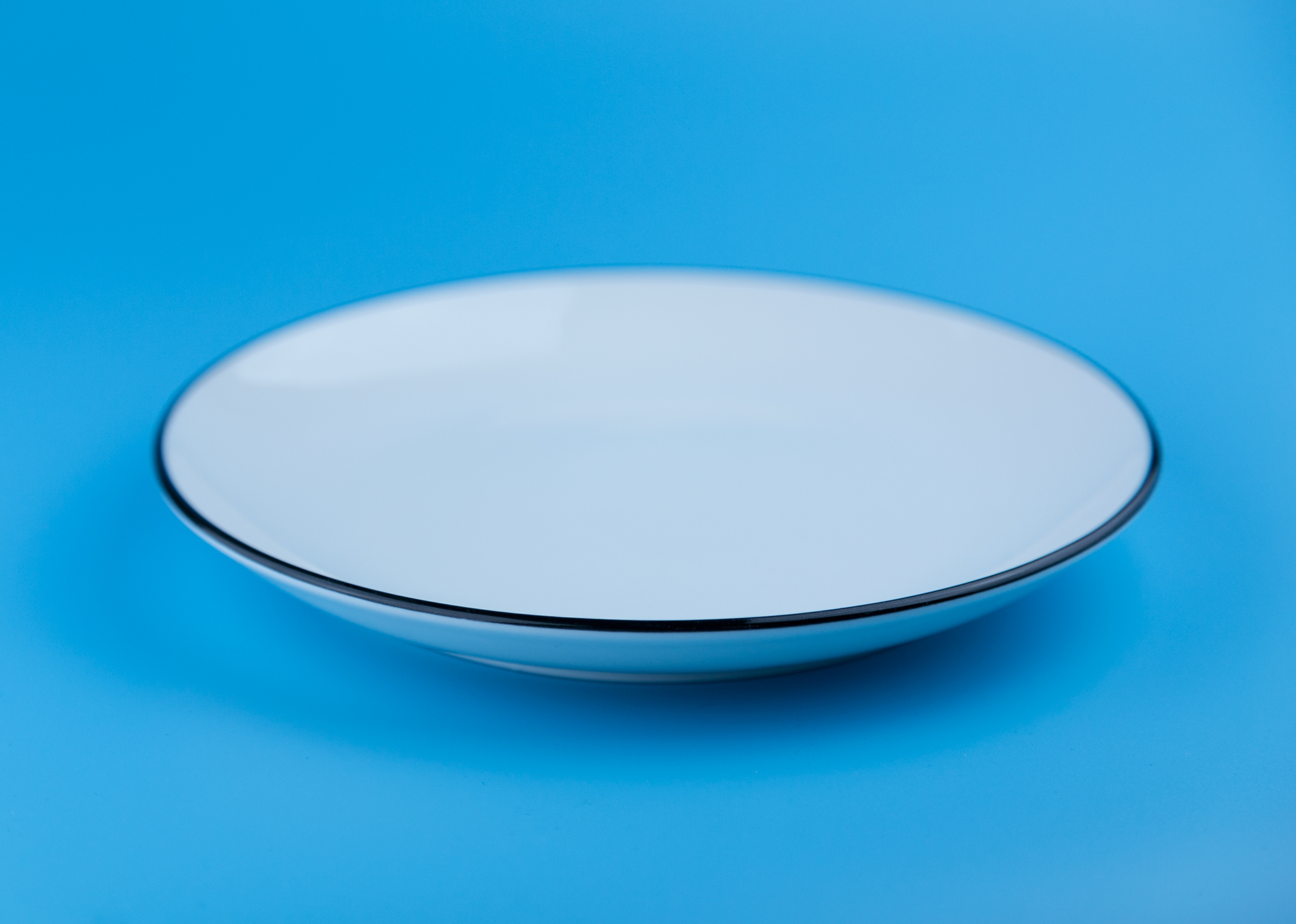 Empty plate, Minimalist elegance, Clean slate, Versatile background, 2540x1810 HD Desktop