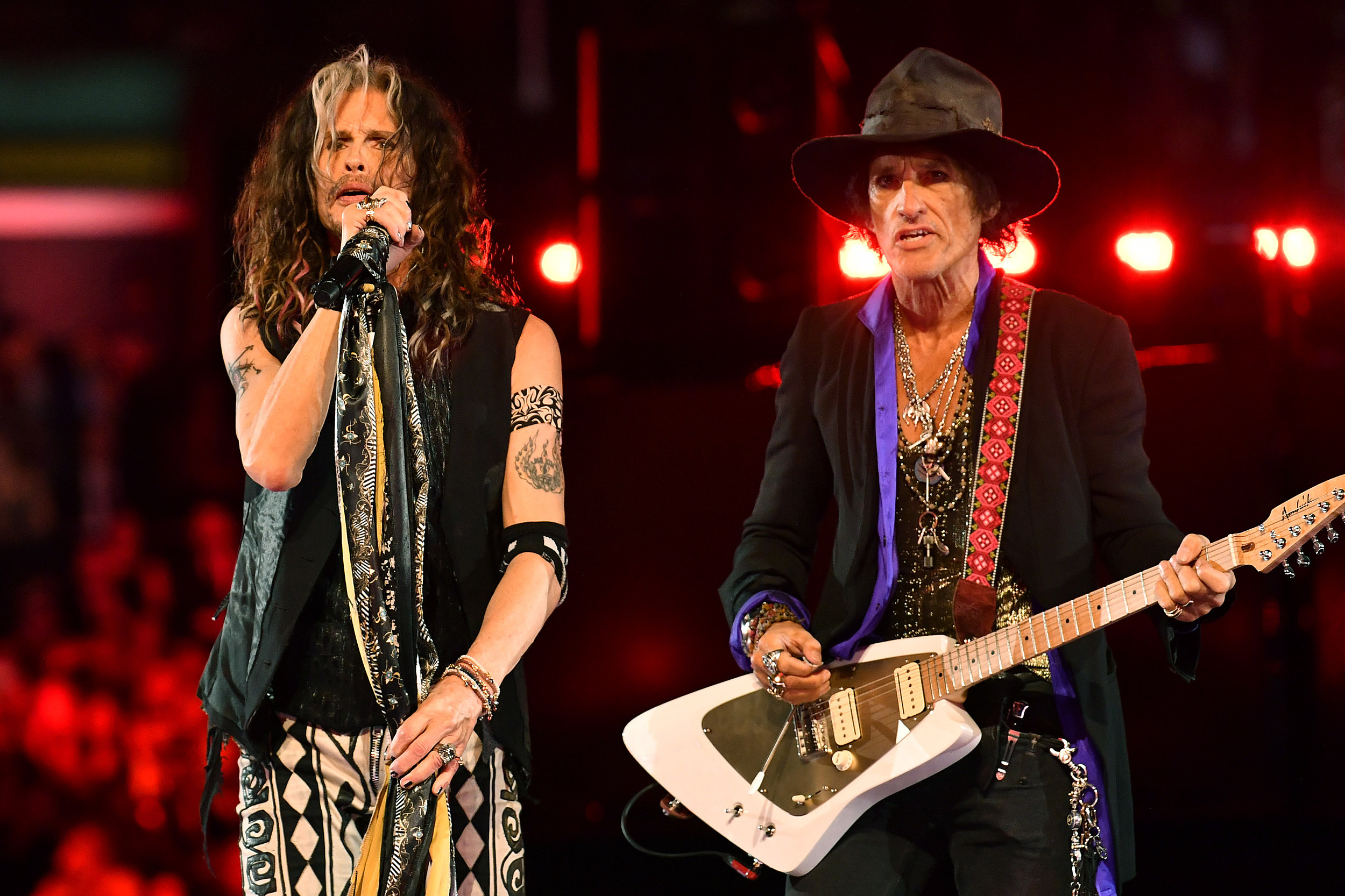 Joe Perry, Aerosmith concert update, Fenway show, 2500x1670 HD Desktop