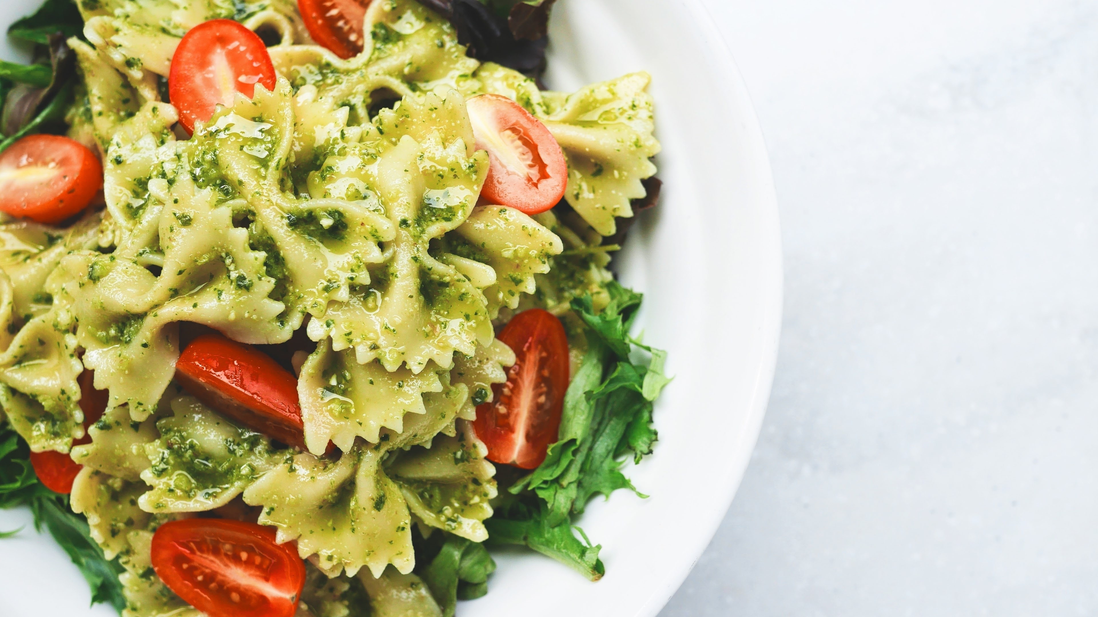 Pasta: Vegetables, Sauce, Tomatoes, Natural foods, Pesto. 3840x2160 4K Background.