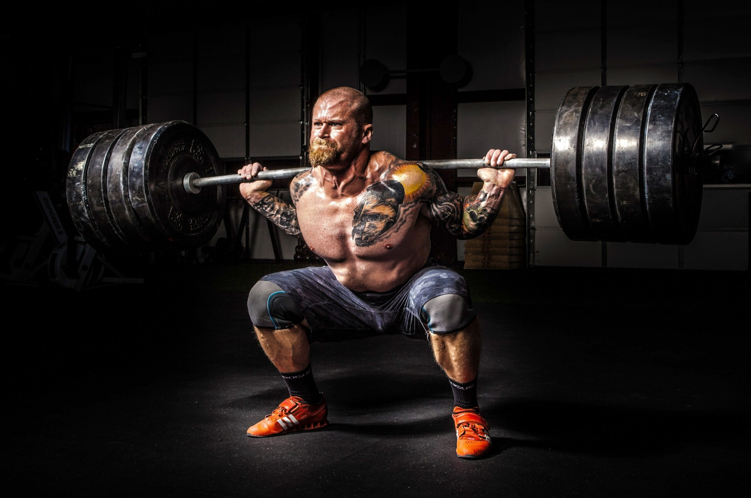 Powerlifting: Crossfit, Squat, Olympic weightlifting. 2560x1700 HD Background.