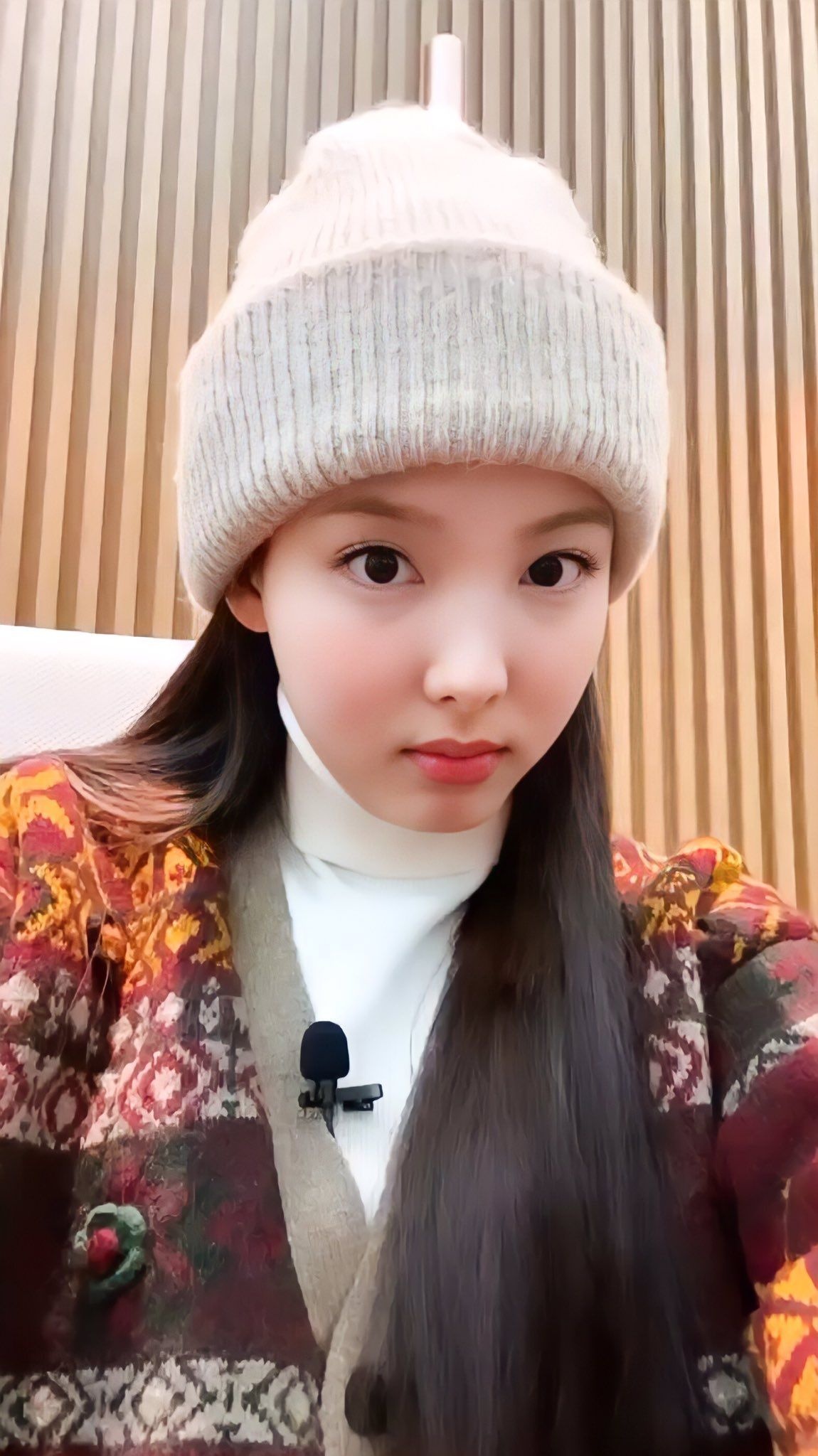 Nayeon's style, Kpop fan's must-have, Nayeon's visuals, Fashion goals, 1150x2050 HD Phone