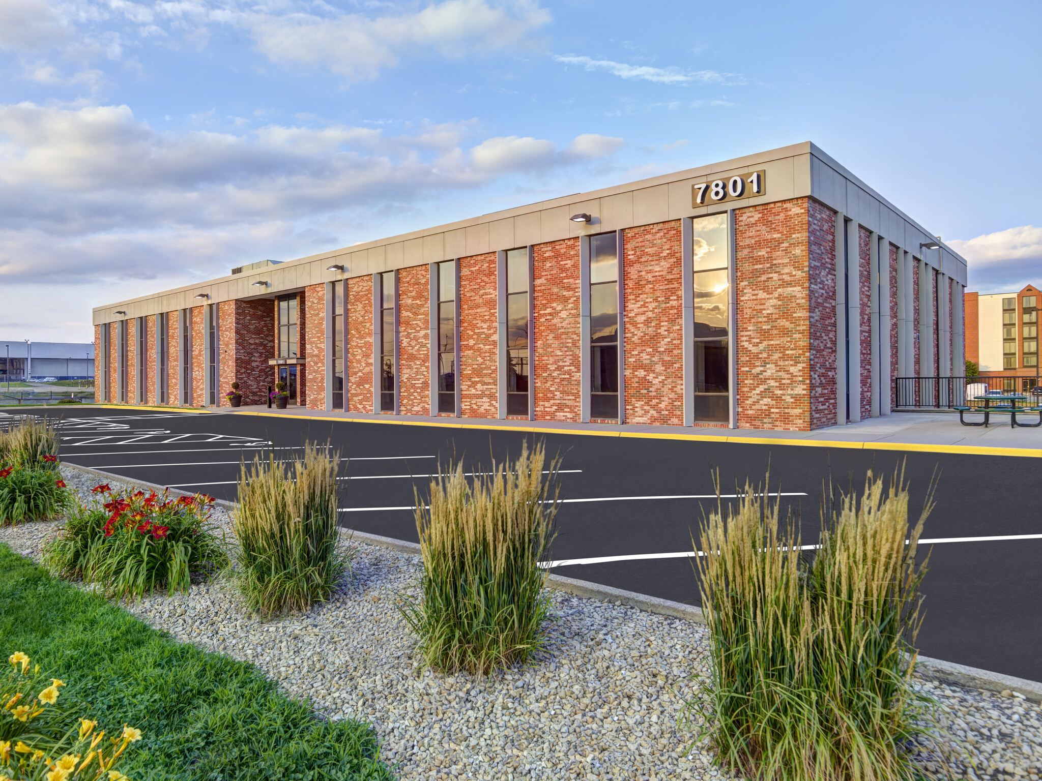 Bloomington office space, For lease, Minnesota's commercial hub, USD per sq ft, 2050x1540 HD Desktop
