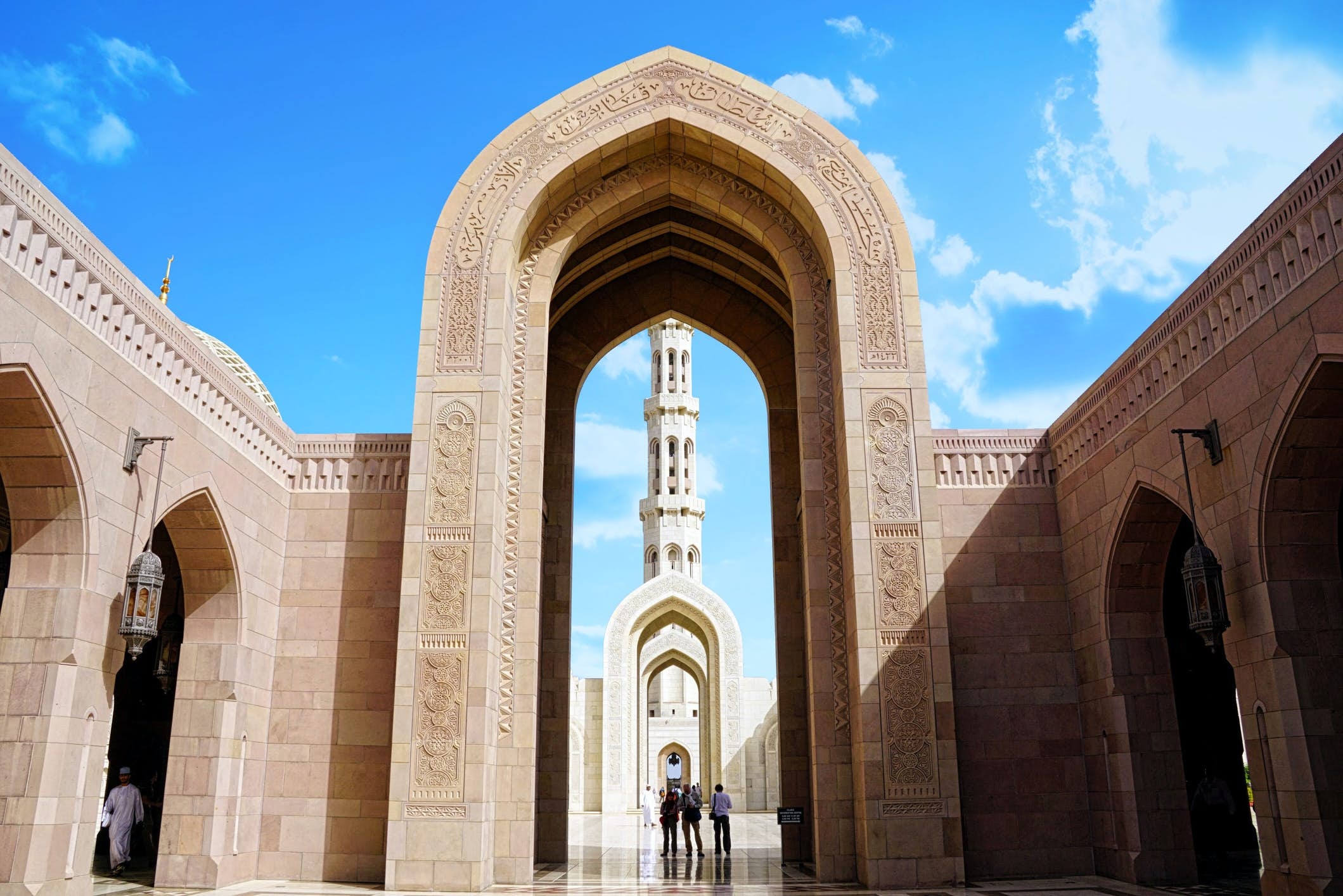 Oman: The Sultan Qaboos Grand Mosque, Muscat, Monument. 2120x1420 HD Wallpaper.