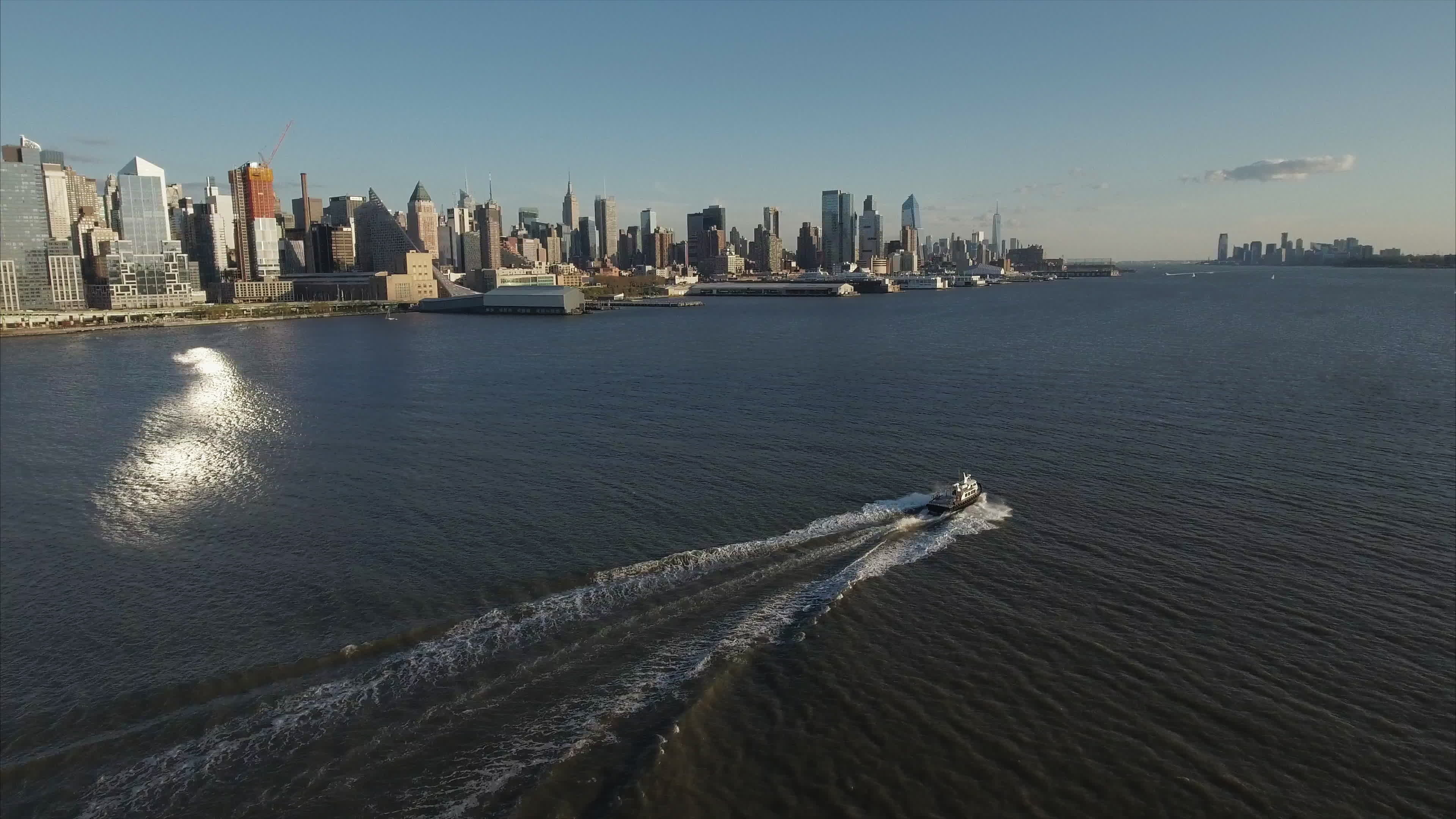 Boat on Hudson River, Downtown Manhattan, Midtown Manhattan, 3840x2160 4K Desktop