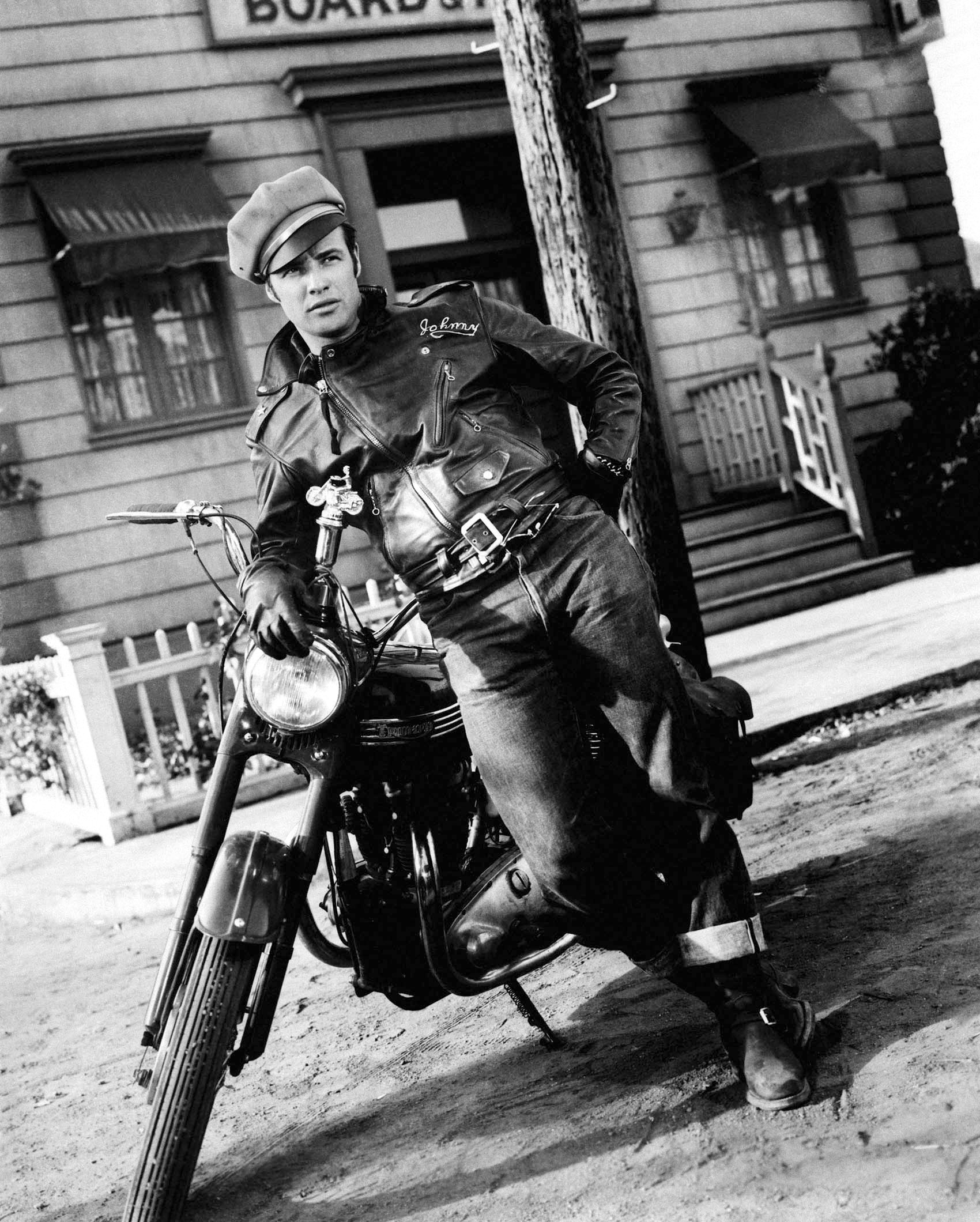 Marlon Brando, Iconic role, Vintage photograph, Fanpop favorite, 1700x2120 HD Handy