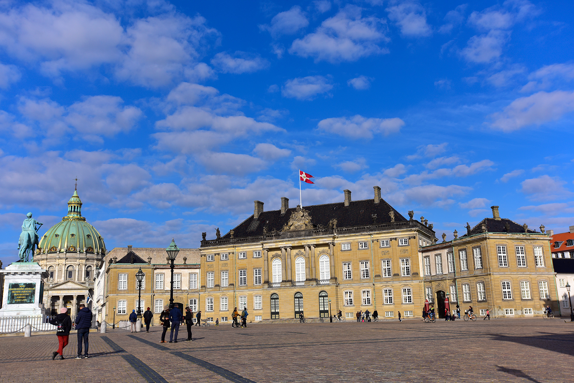 Amalienborg Palace, Historic Site, Danish Heritage, Cultural Landmark, 2000x1340 HD Desktop