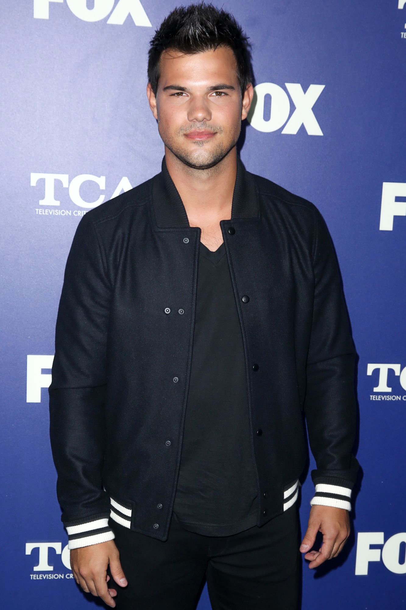 Taylor Lautner, Singers former bfs, Doing now, Exes, 1340x2000 HD Phone