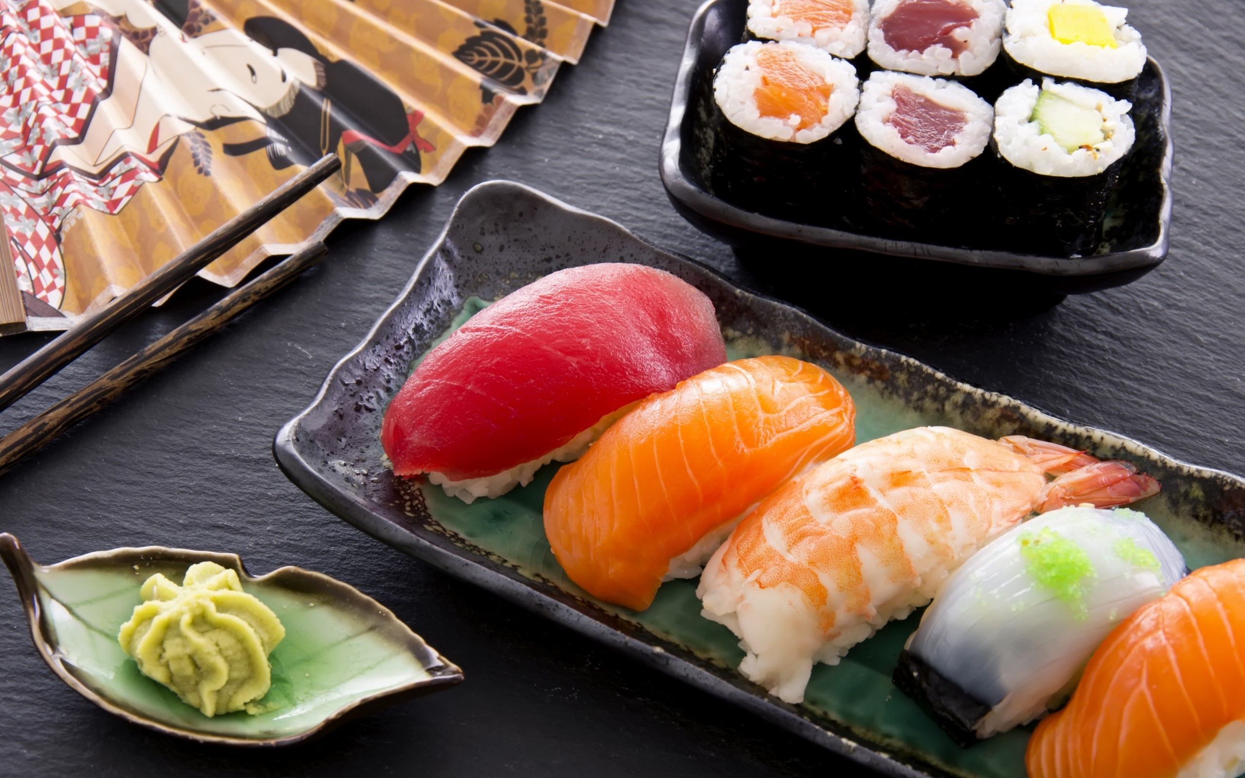 Sushi: Nigirizushi, Homemade nigiri, Made of tuna and salmon draped over sushi rice. 2560x1600 HD Background.
