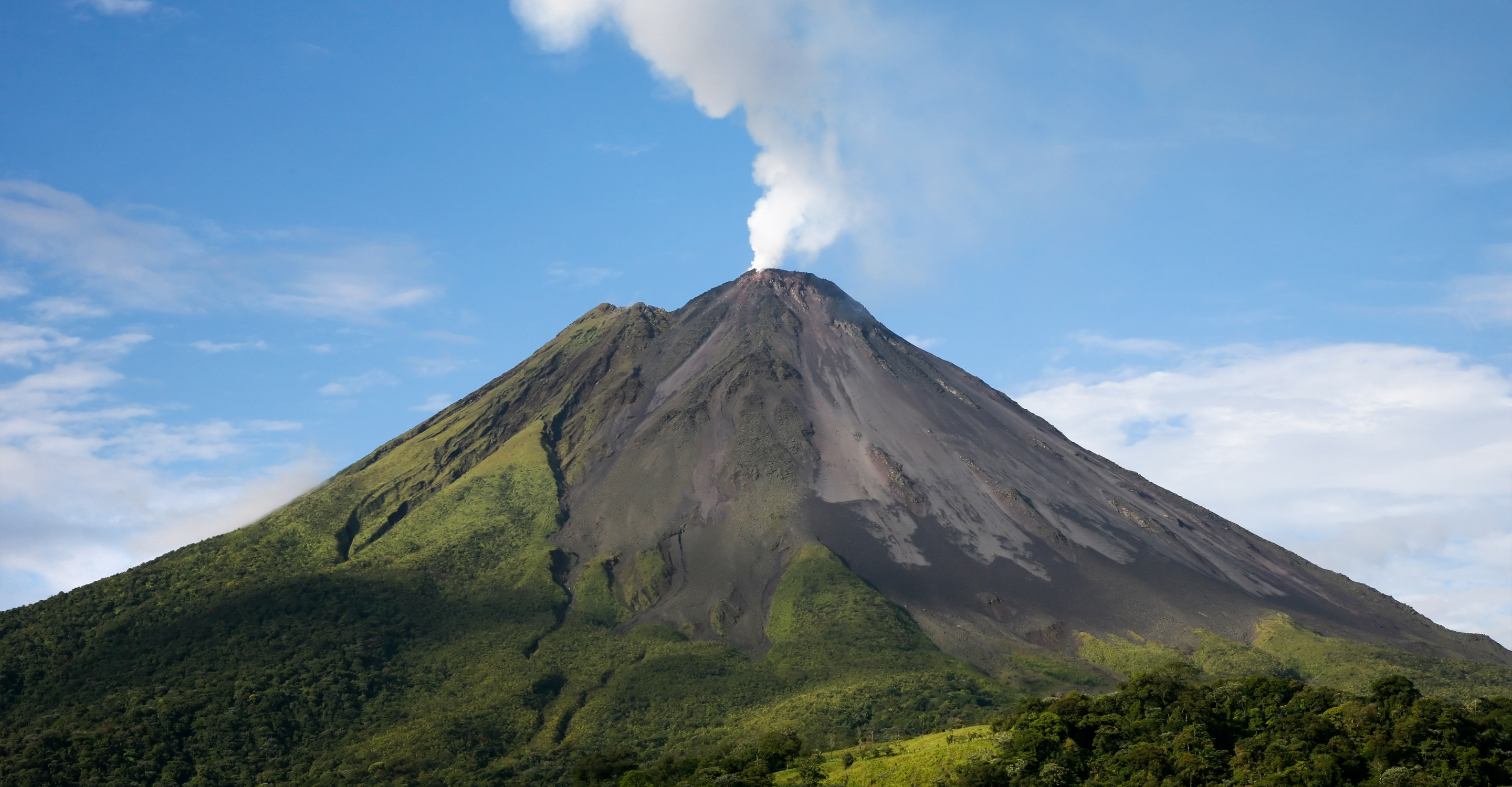 Arenal Volcano, Nature's playground, Adventurer's testimonial, Ecotourism, 2880x1500 HD Desktop