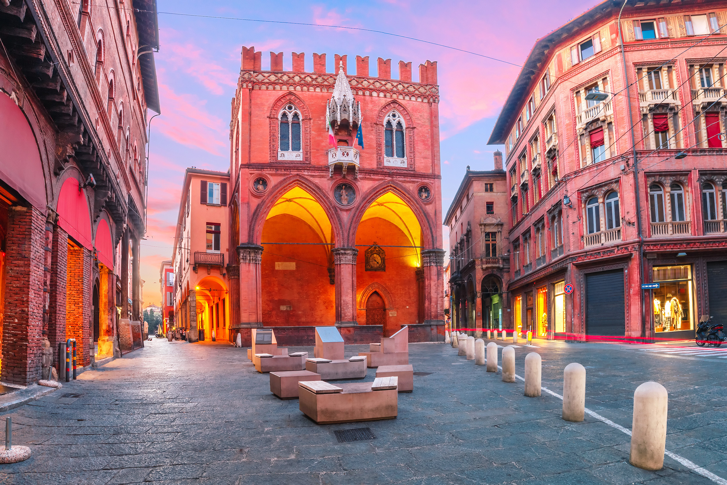 Weekend trip to Italy, 3-day Bologna, Central hotel and flight, Incredible value, 2500x1670 HD Desktop