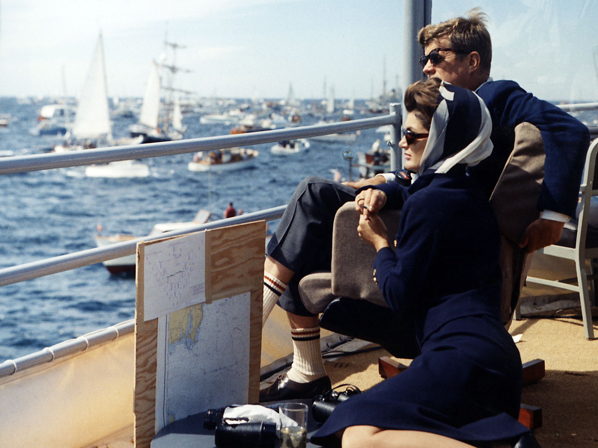 Jacqueline Kennedy Onassis, Sunglasses, 1920x1440 HD Desktop