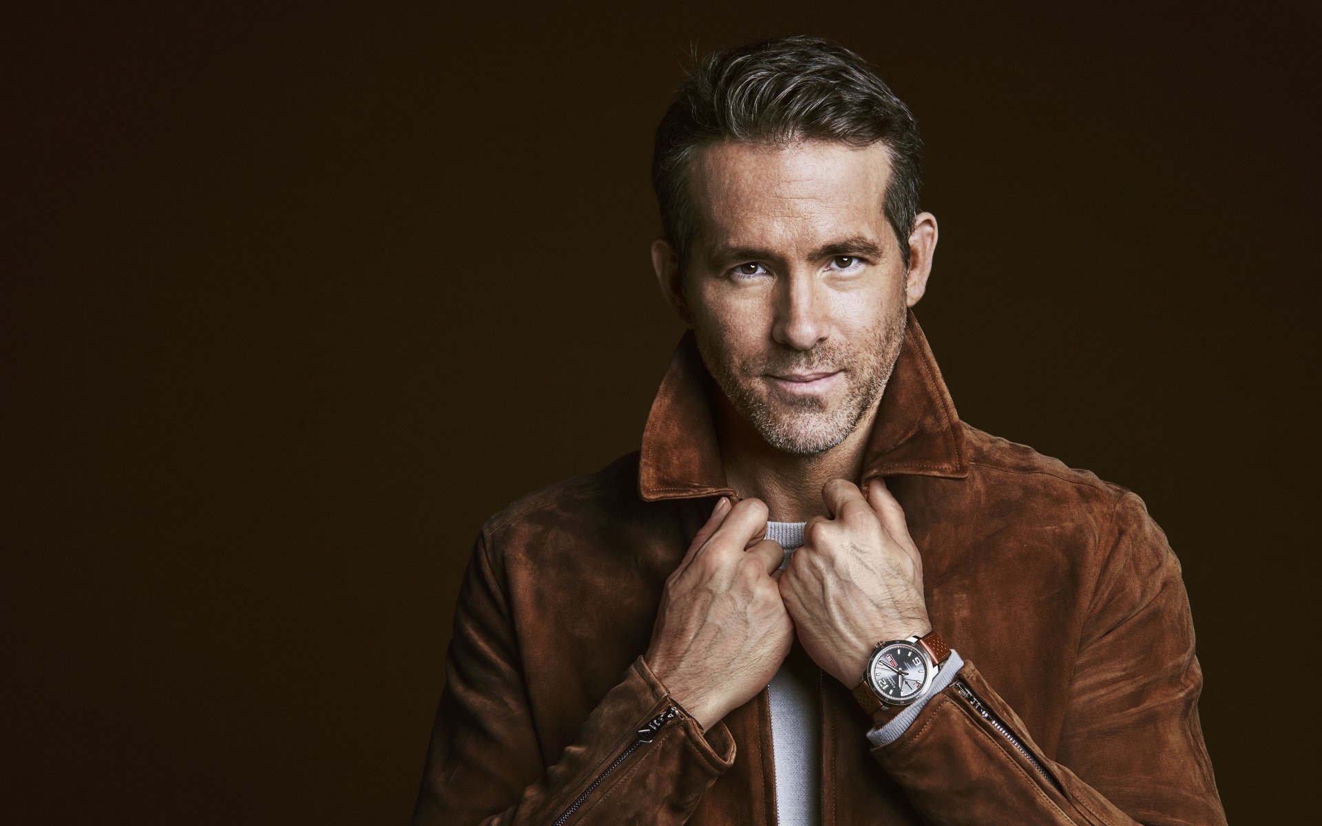 Ryan Reynolds: Appeared as Mark Tobias in a 2003 action comedy film, The In-Laws. 1920x1200 HD Background.