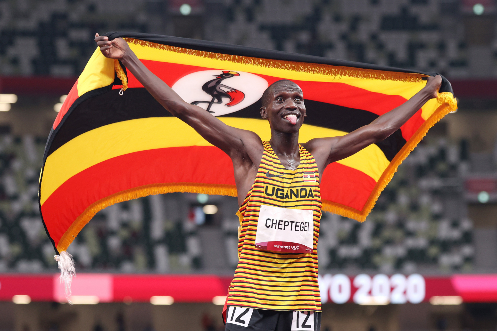 Joshua Cheptegei, Ugandan athlete, Sports expert, Record-breaking runner, 2050x1370 HD Desktop