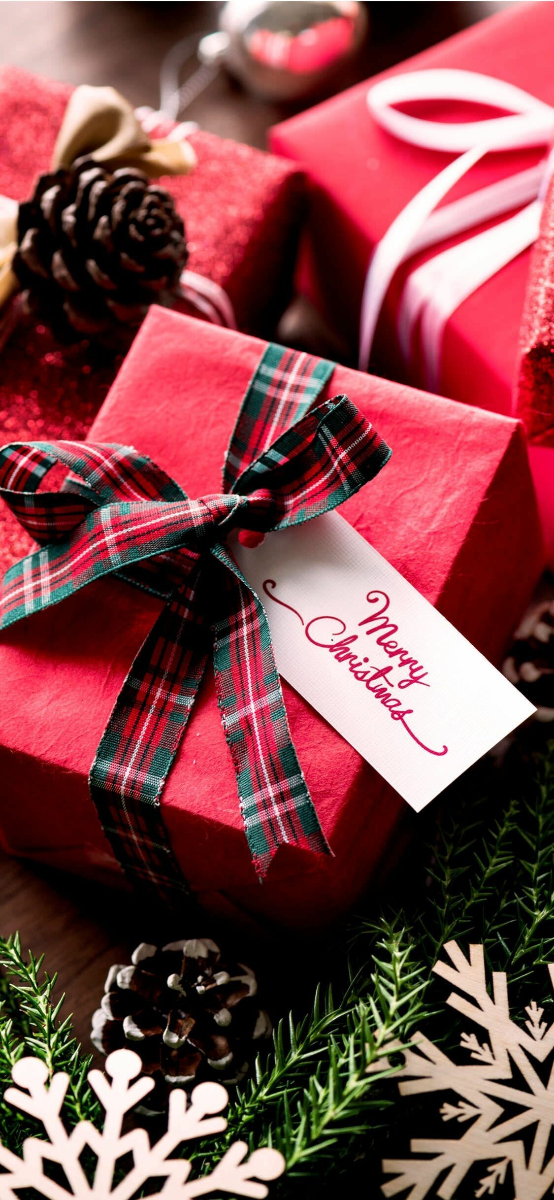 Christmas Gifts: A present given at winter holiday, Wrapper paper, Feast. 1130x2440 HD Wallpaper.