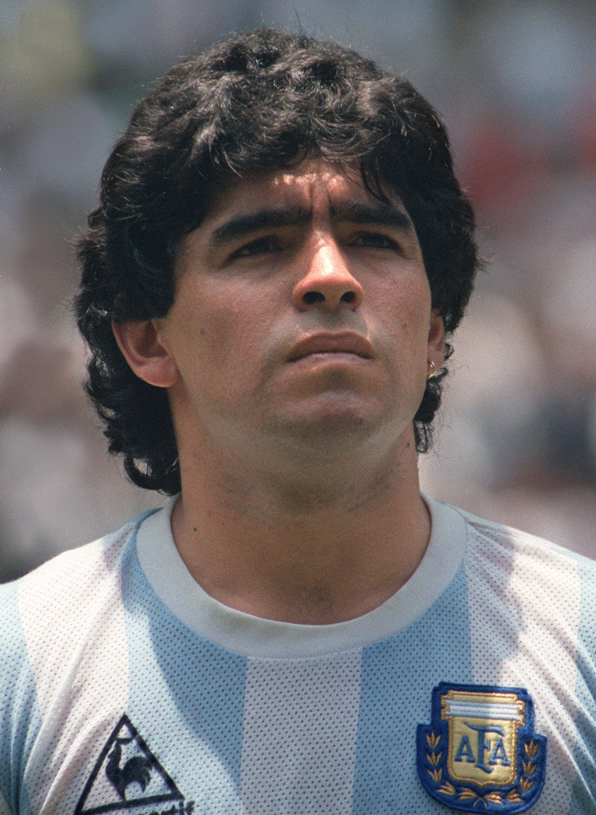 Diego Maradona, Wallpapers images photos, Celebrities, 2050x2800 HD Phone